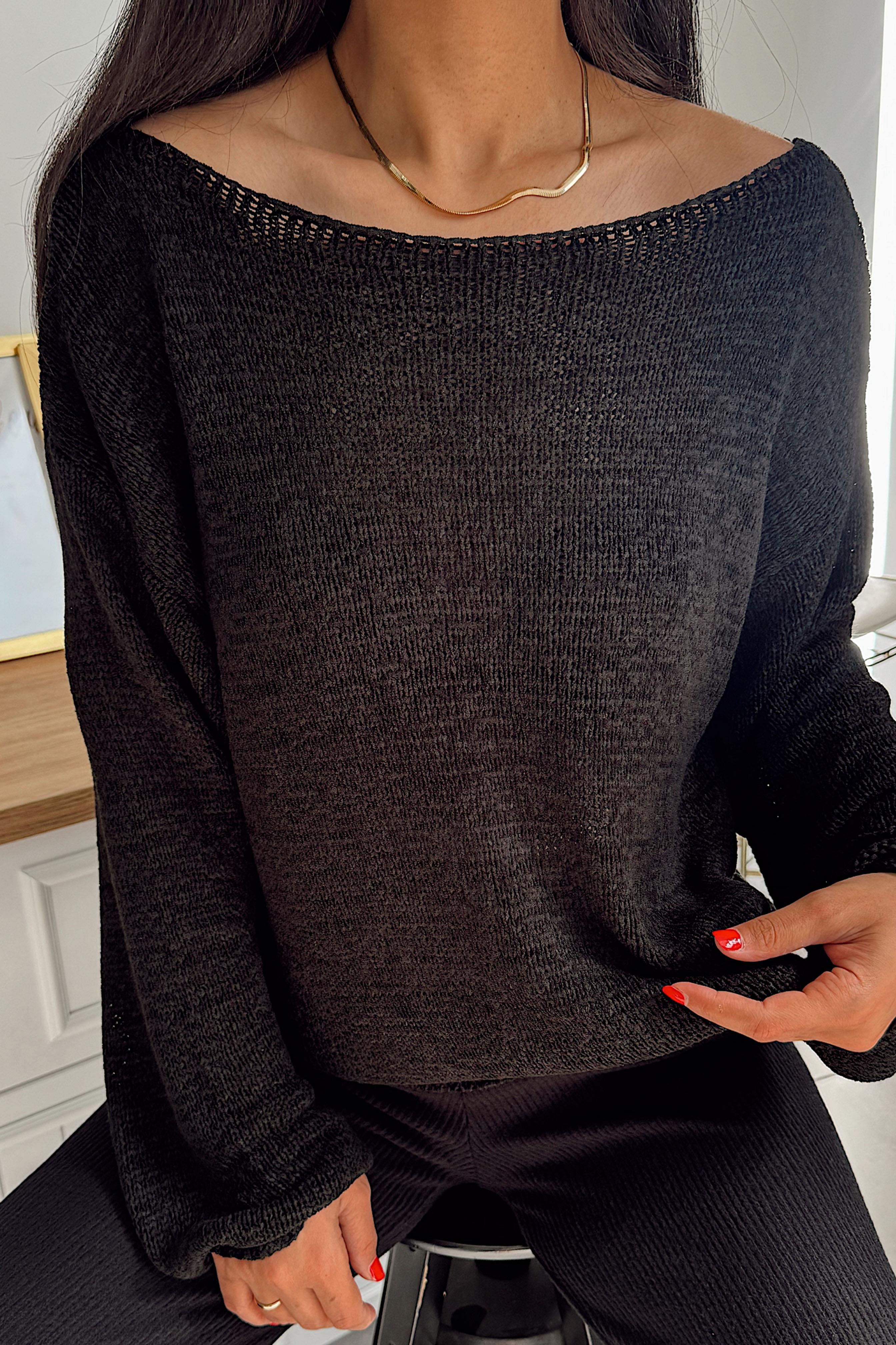 Kayık Yaka Triko Kazak Siyah