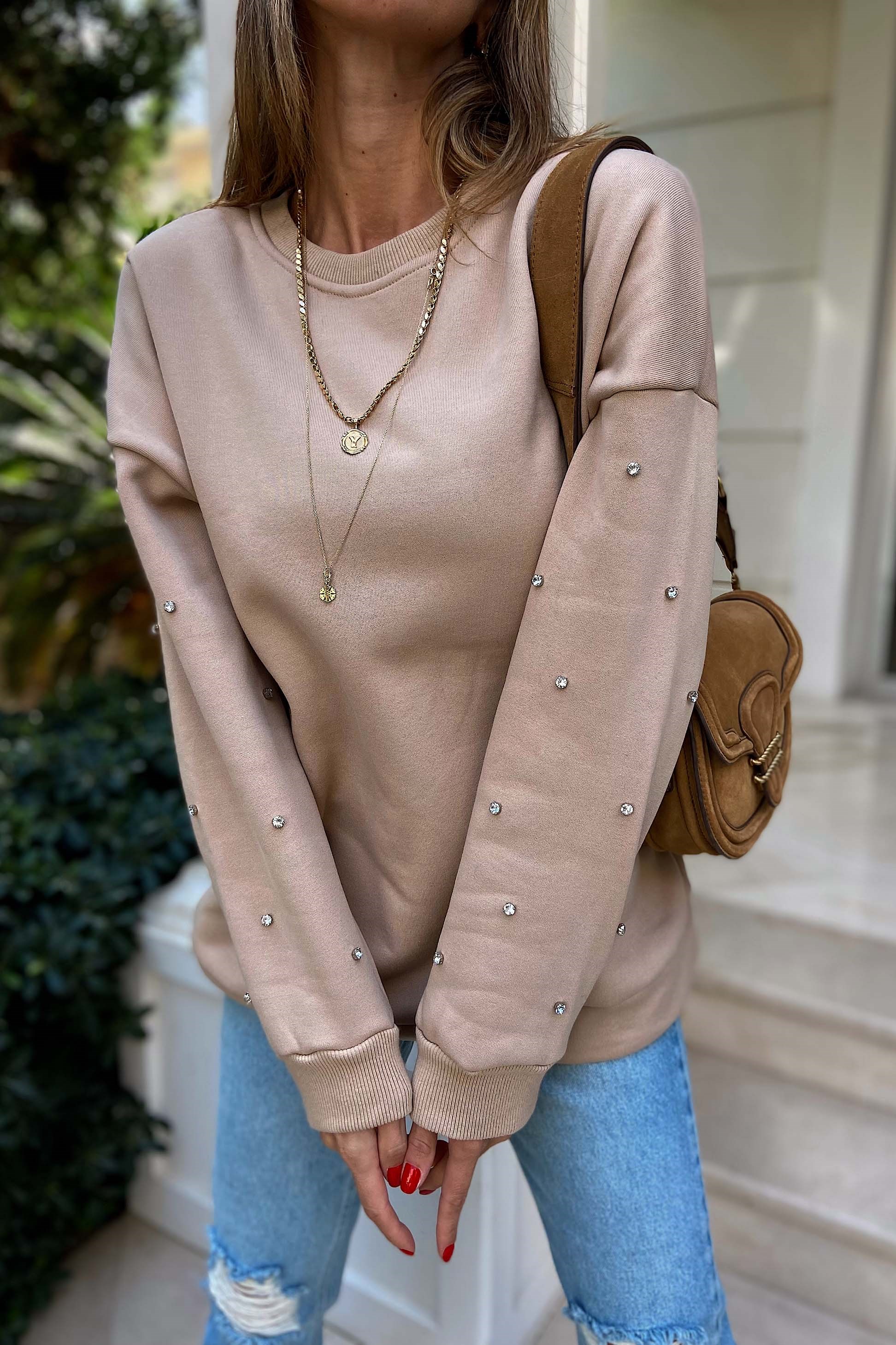 Kolları Taşlı Tasarım Şardonlu Sweatshirt Bej