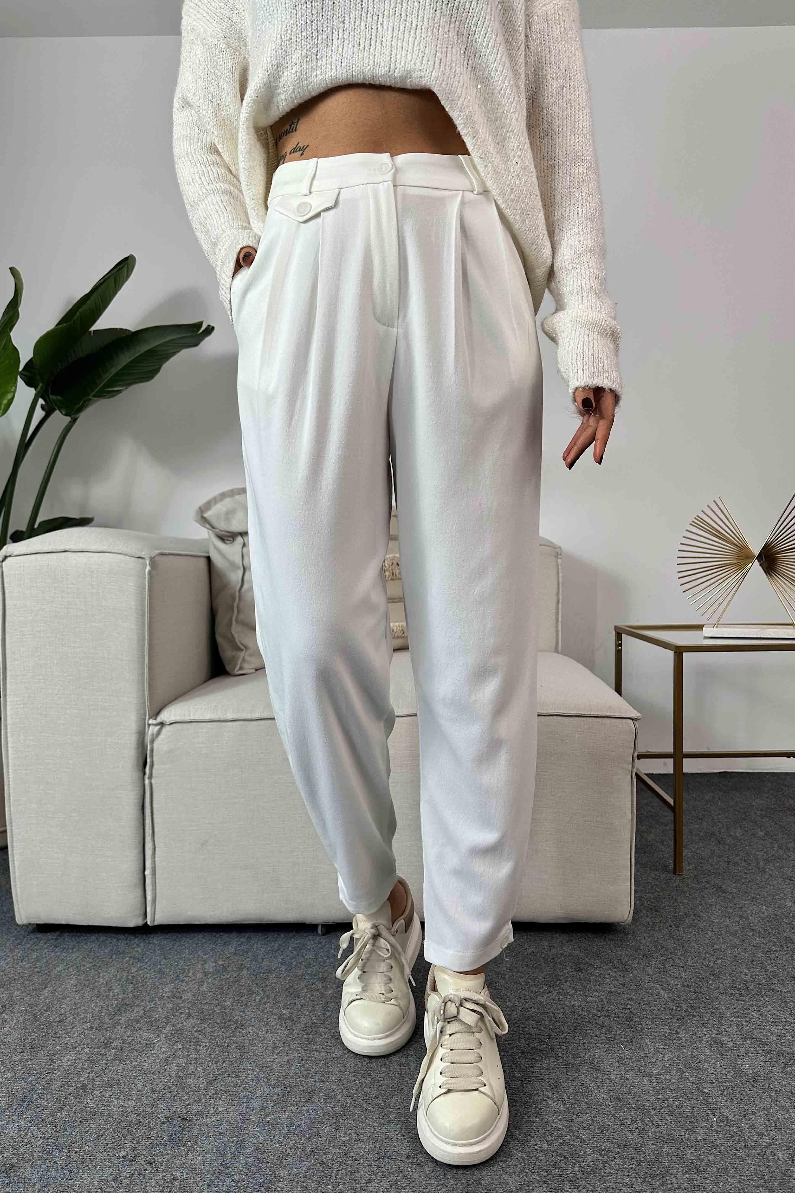 Krep Kumaş Düğme Detay Pantolon Ekru