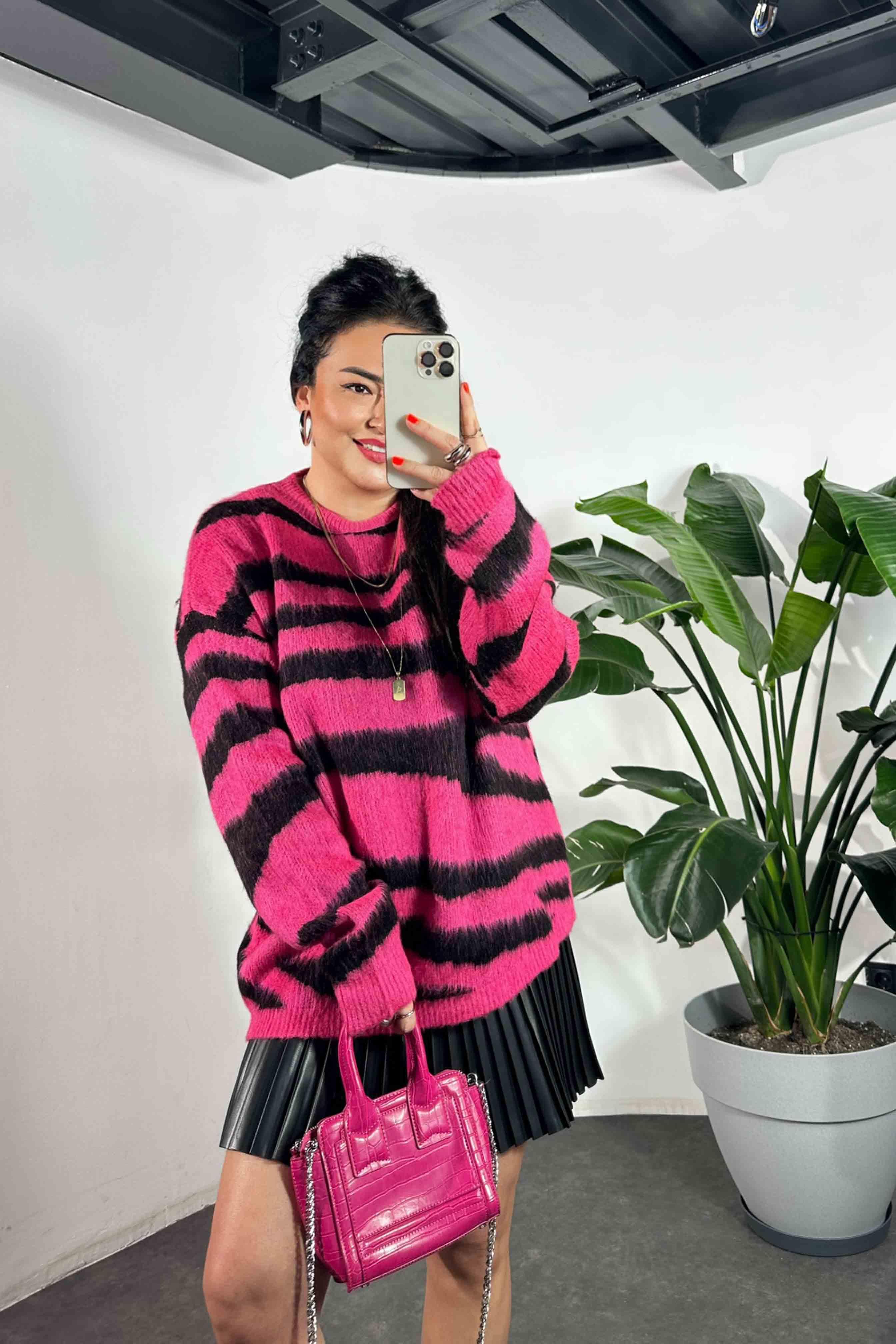 Marka Model Zebra Desen Bisiklet Yaka Yumoş Kazak Pembe