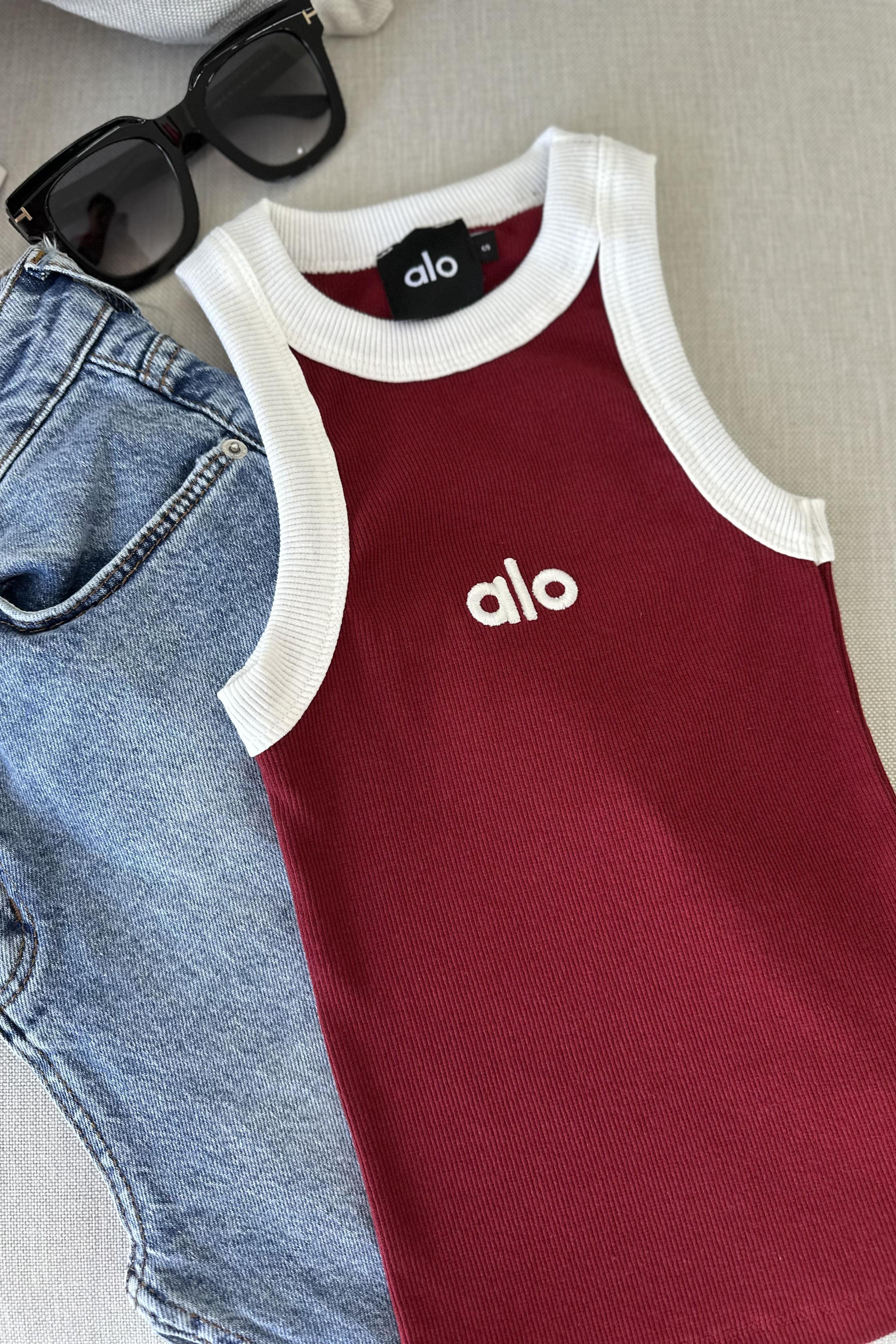 Marka Muadil Biye Detaylı Halter Yaka Bluz Bordo