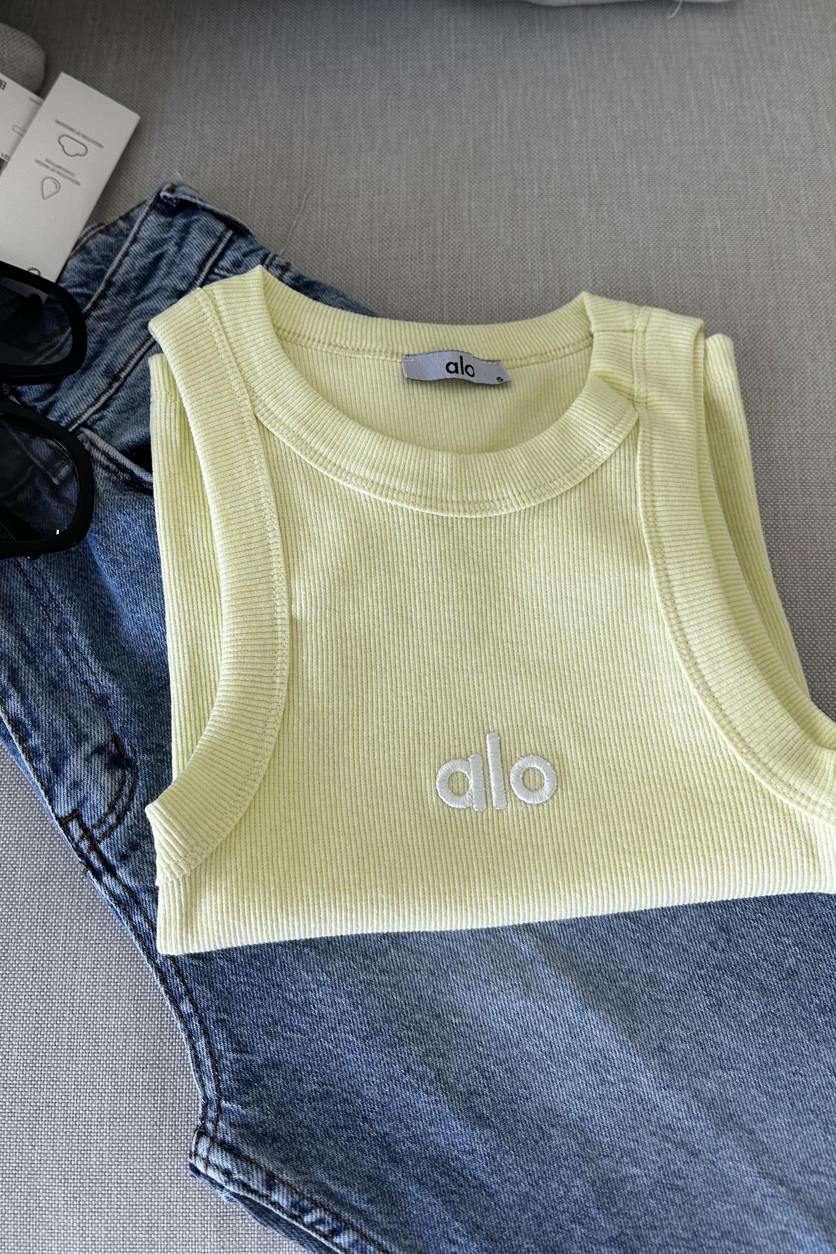 Marka Muadil Halter Yaka Fitilli Bluz Sarı