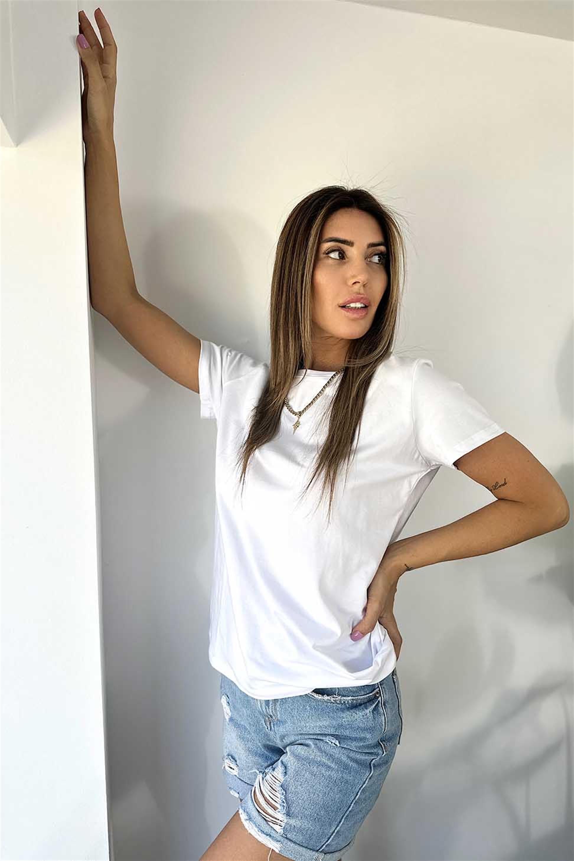 Naturel Pamuklu İnce Penye Bisiklet Yaka Basic Tişört Beyaz