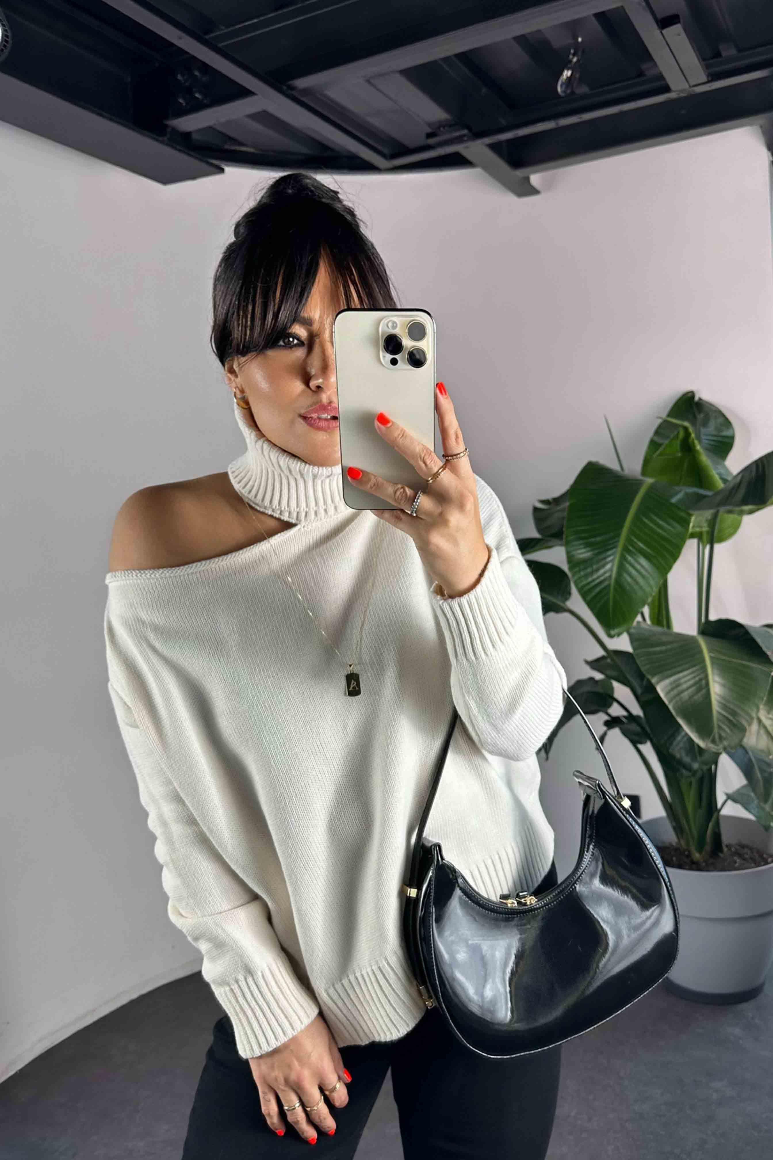 Omuz Dekolteli Boğazlı Triko Kadın Kazak Ekru