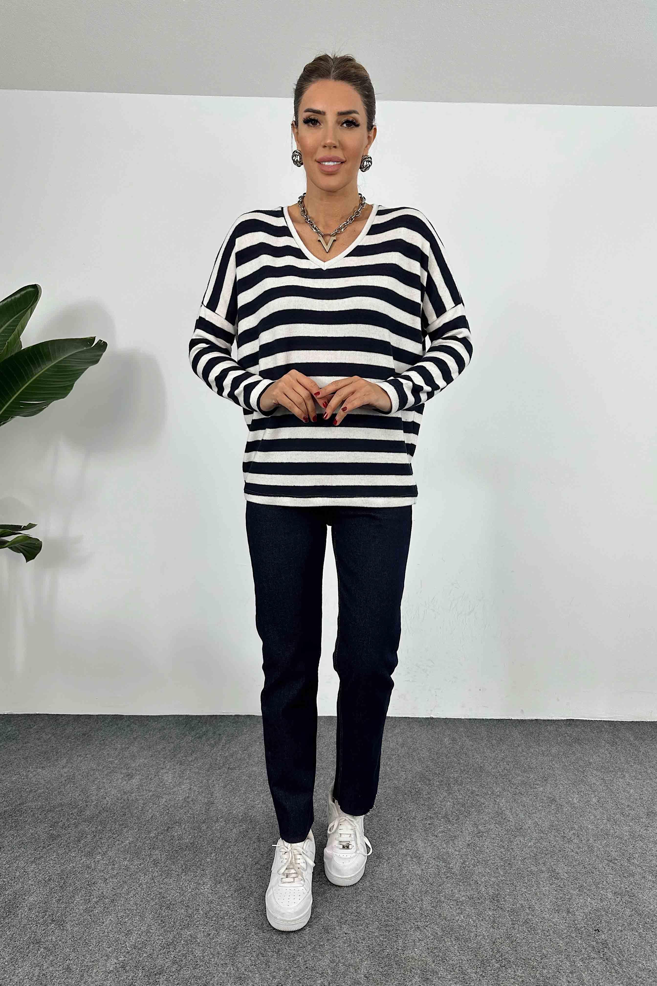 Pamuklu Basic Çizgili Kadın Bluz Lacivert