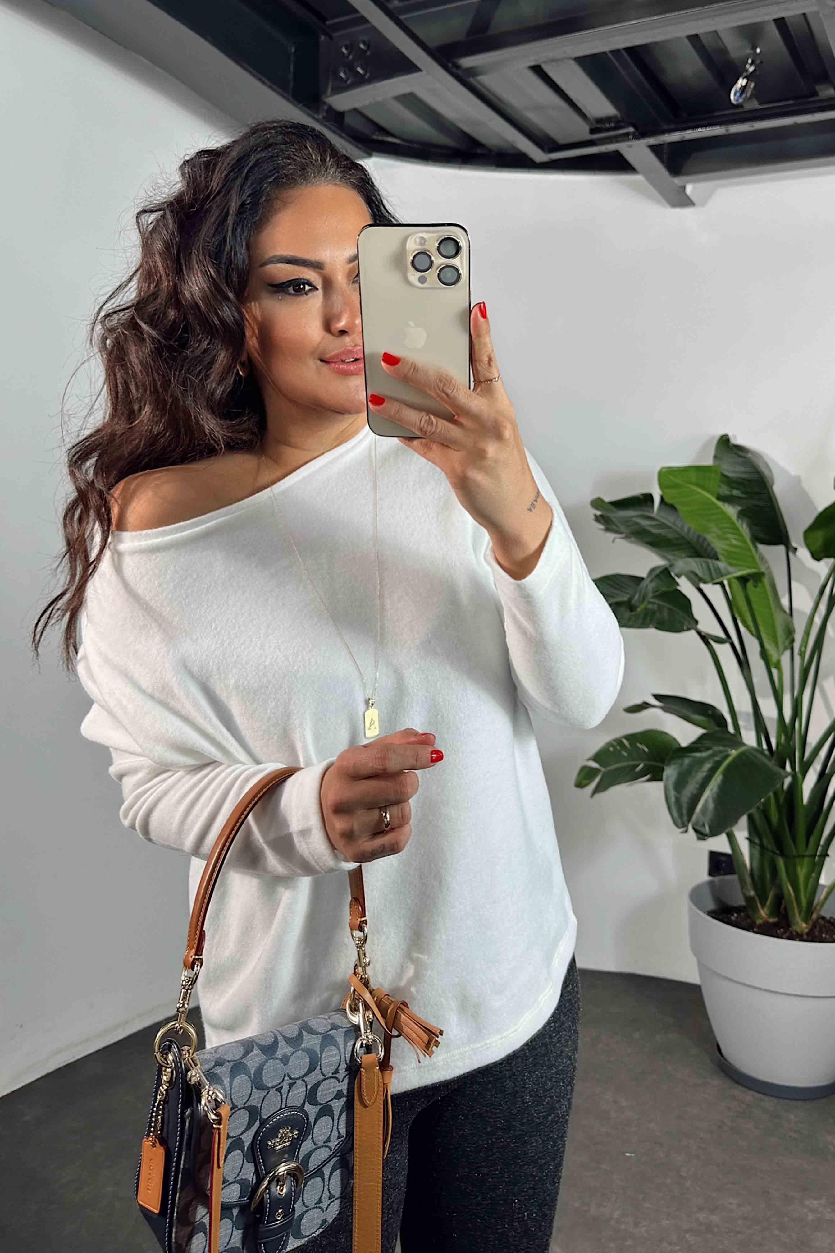 Premium Kalite Bisiklet Yaka Basic Yumoş Bluz Beyaz