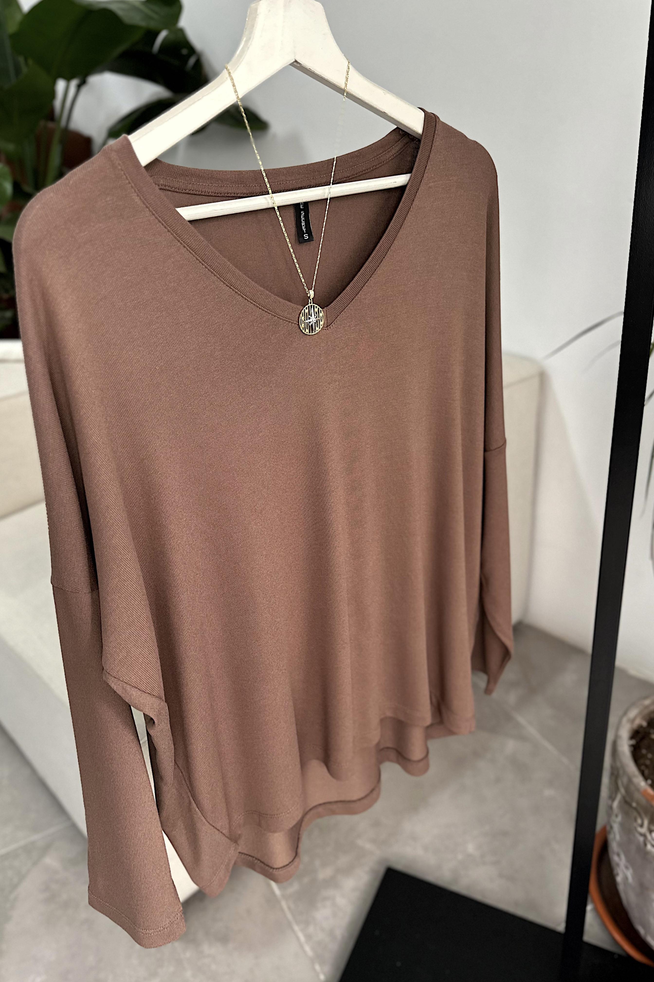 Premium Seri V Yaka Basic Bluz Vizon