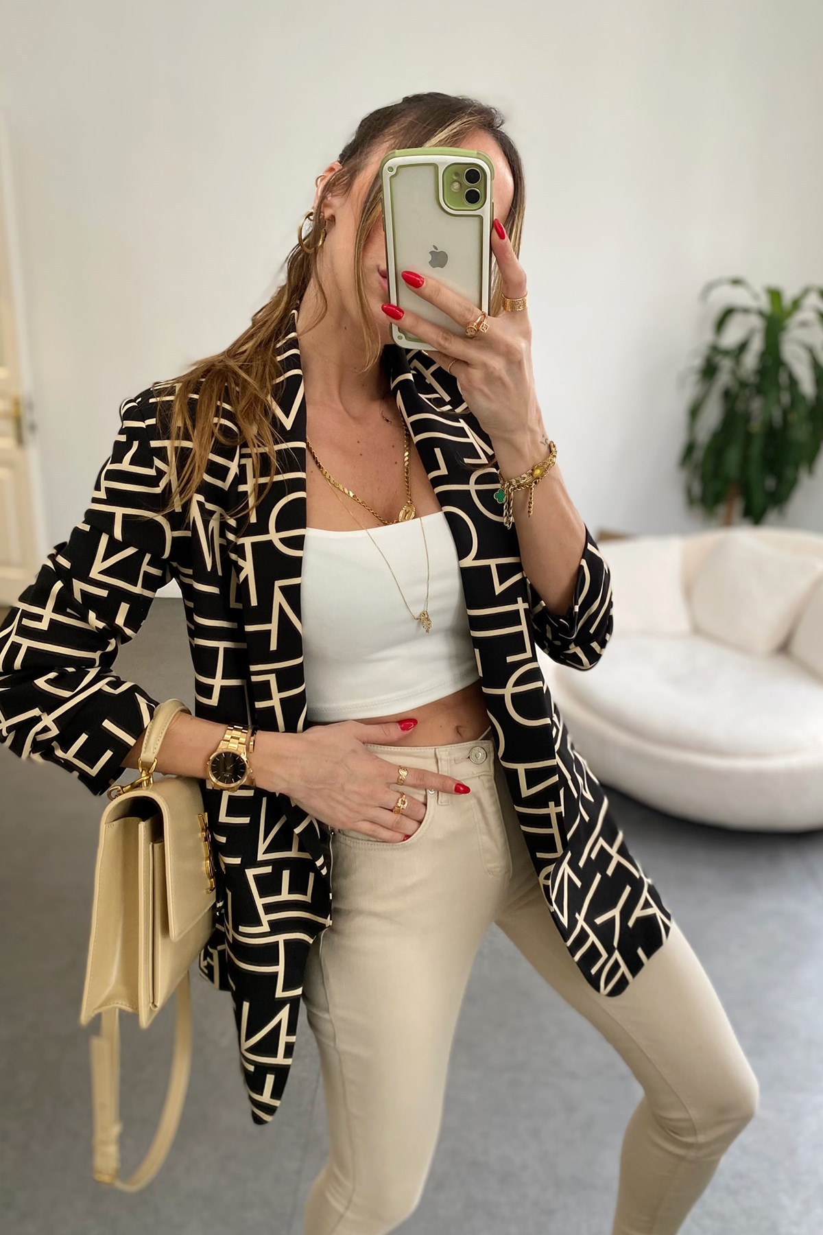 Siyah Bej Asimetrik Harf Detay Tasarım Blazer Ceket