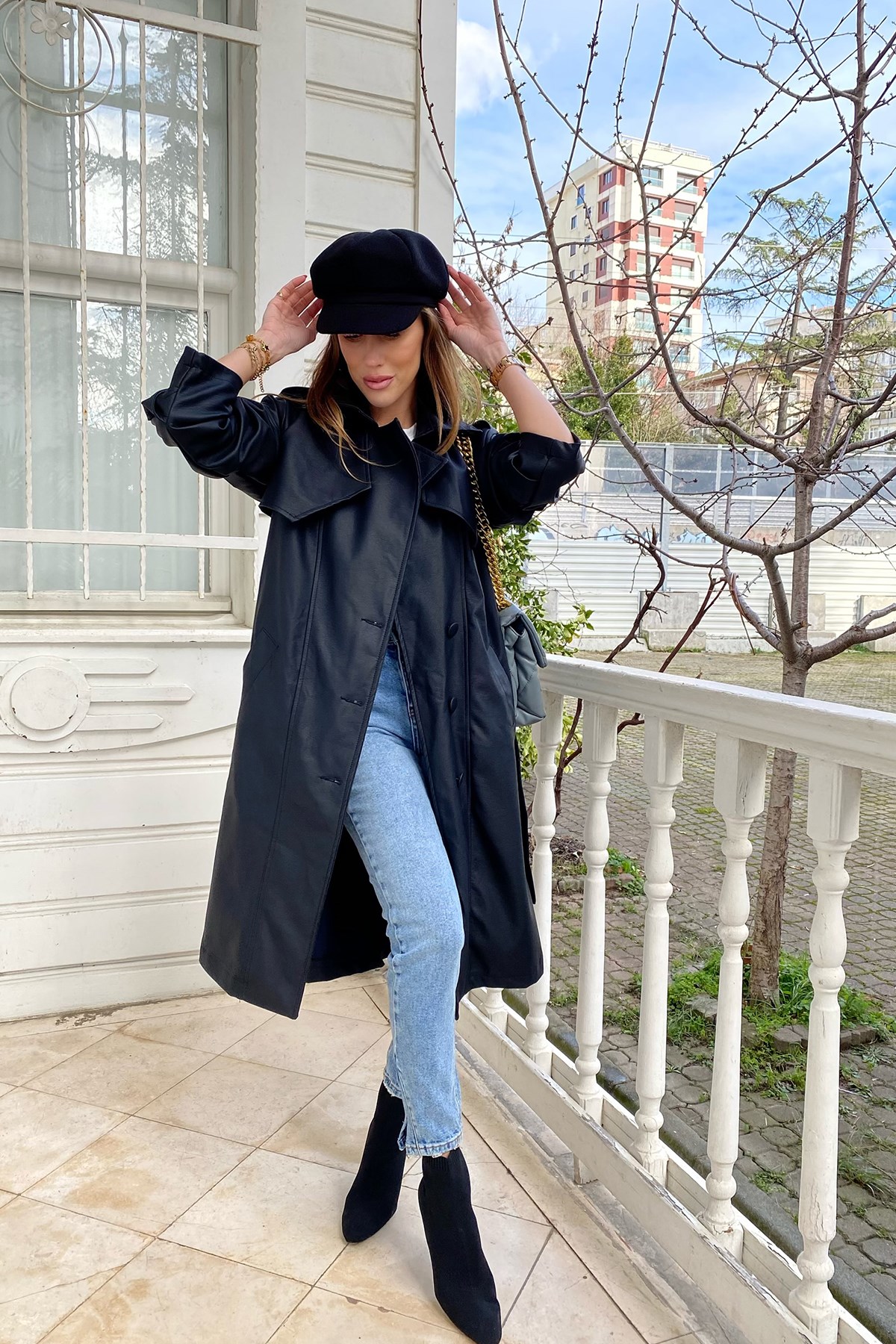 Siyah Deri Tasarım Trenchcoat · 8