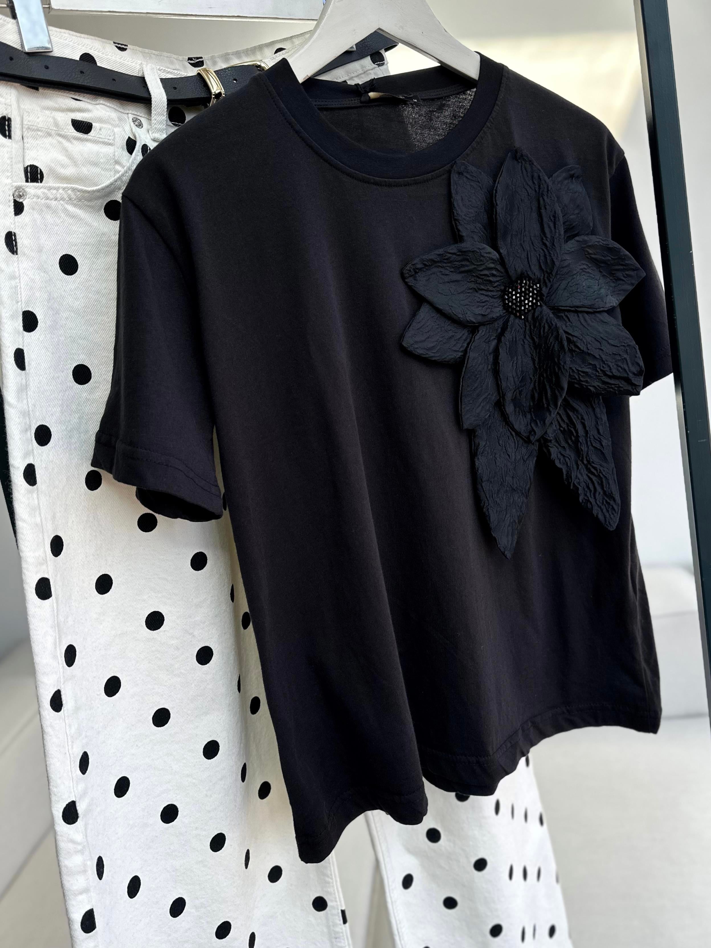Siyah İnci Taşlı Big Flower Tshirt
