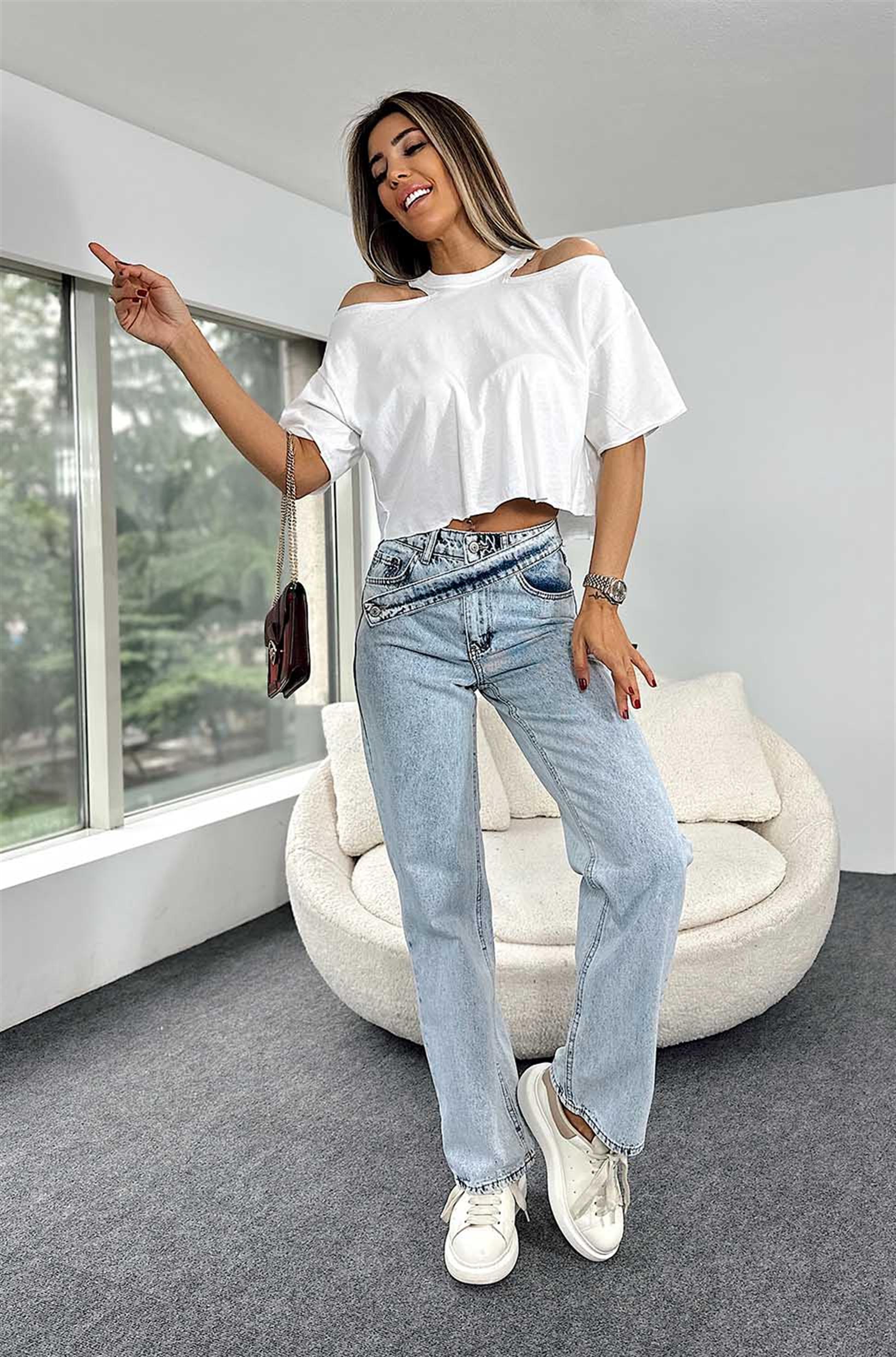 Ultra Lüx Kalite Omuz Dekolteli Kısa Oversize Tişört Beyaz