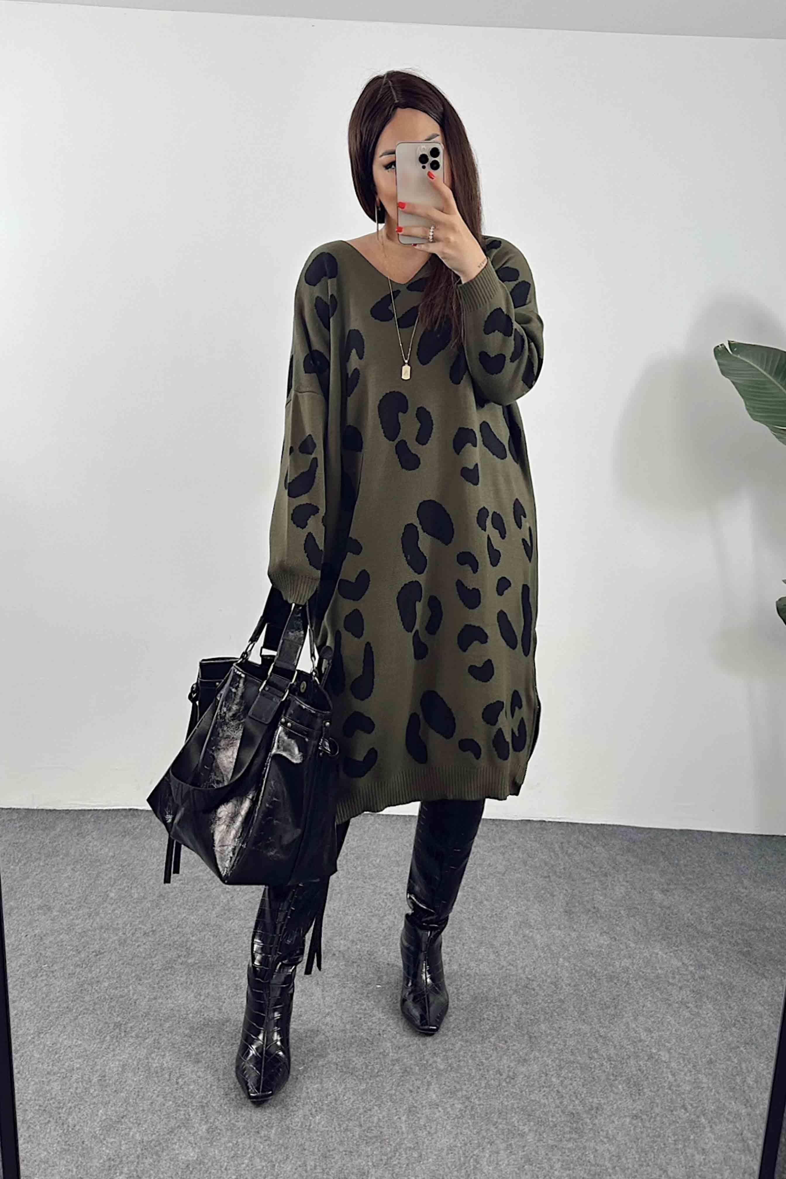 V Yaka Fermuarlı Yırtmaç Detay Desenli Triko Elbise Haki