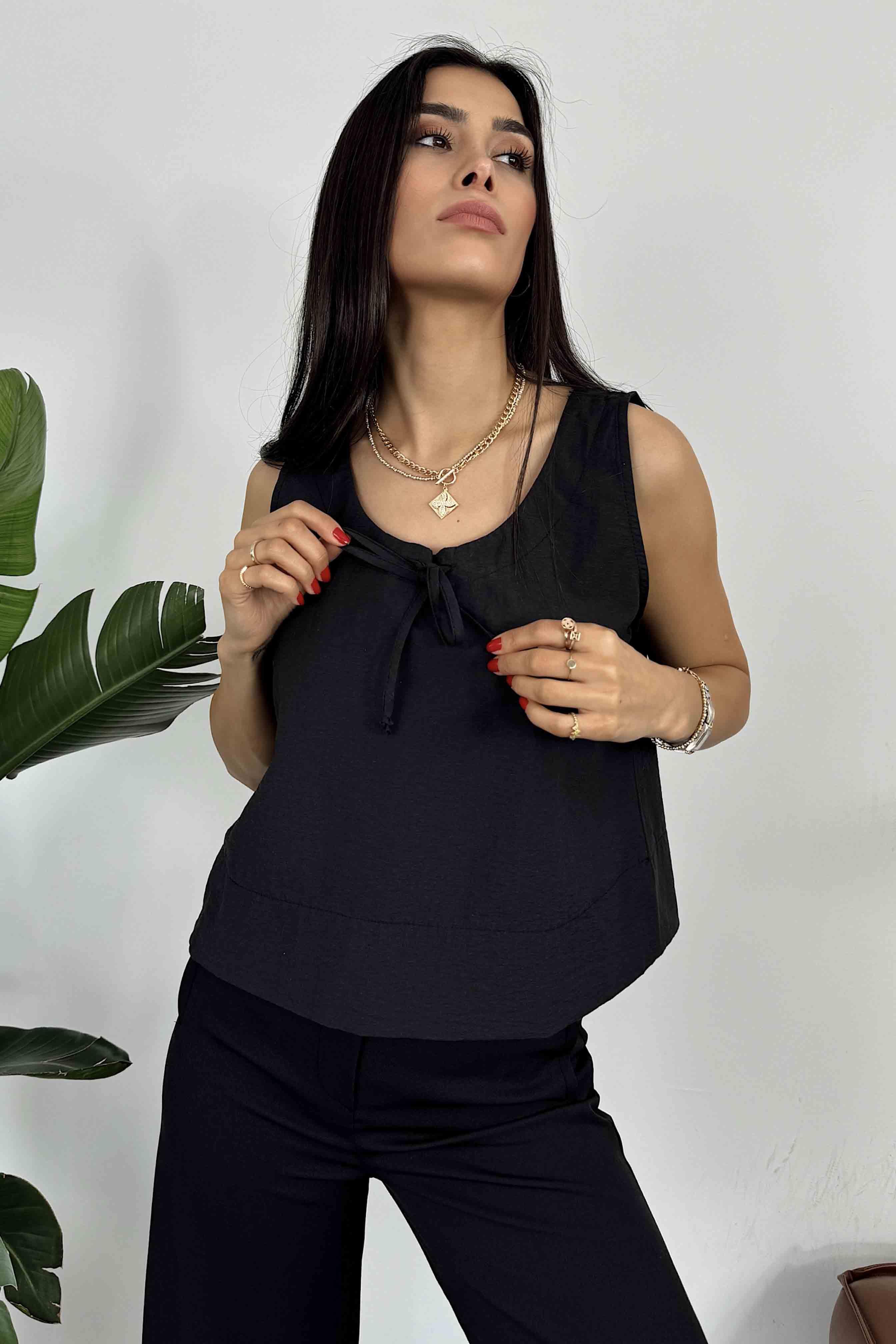 Viskon Kumaş İpli Tasarım Kolsuz Bluz Siyah