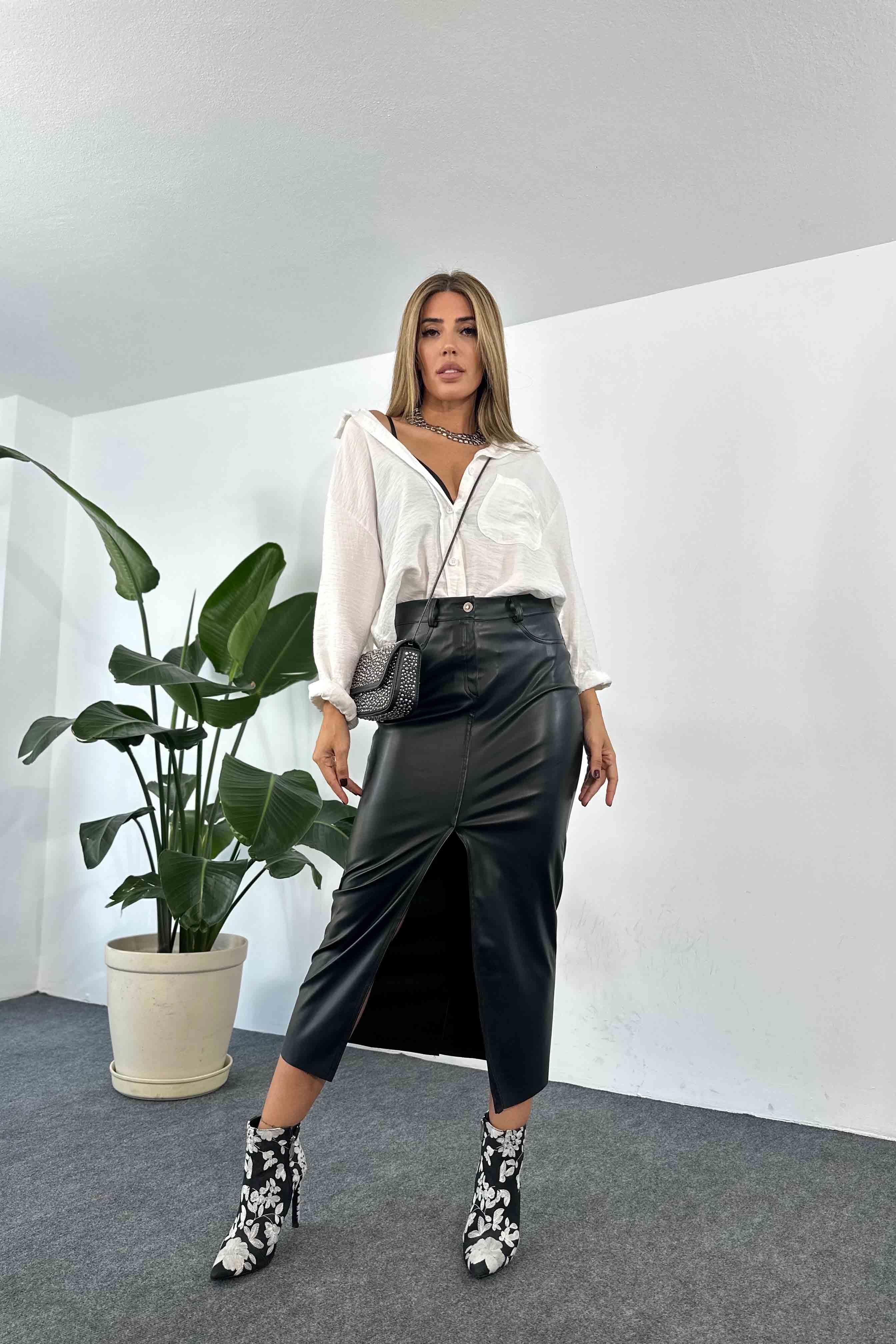 Yırtmaçlı Uzun Deri Etek Siyah