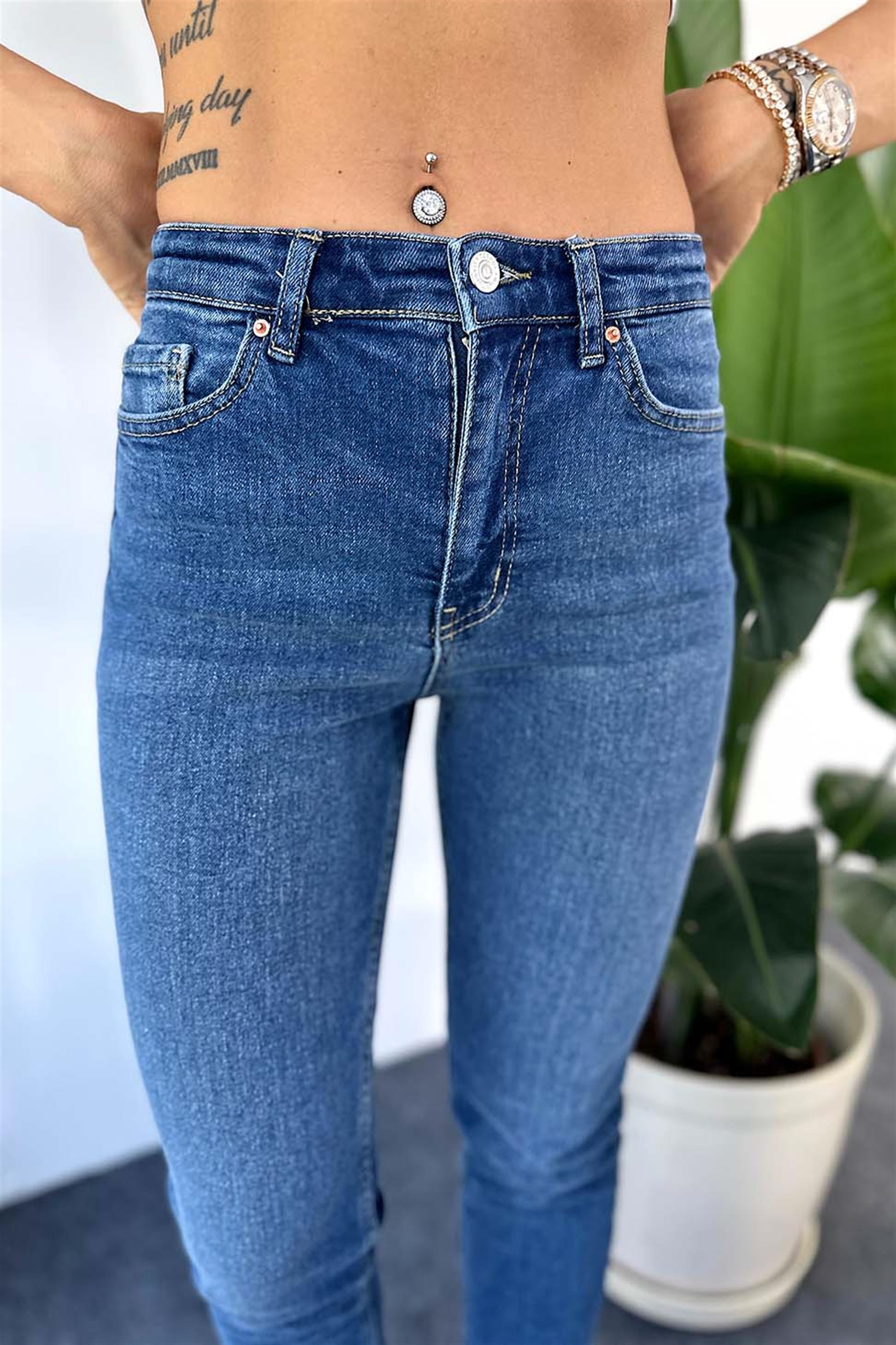 Yüksek Bel Paçası Kesik Likralı Mom Jean Pantolon Mavi · 2