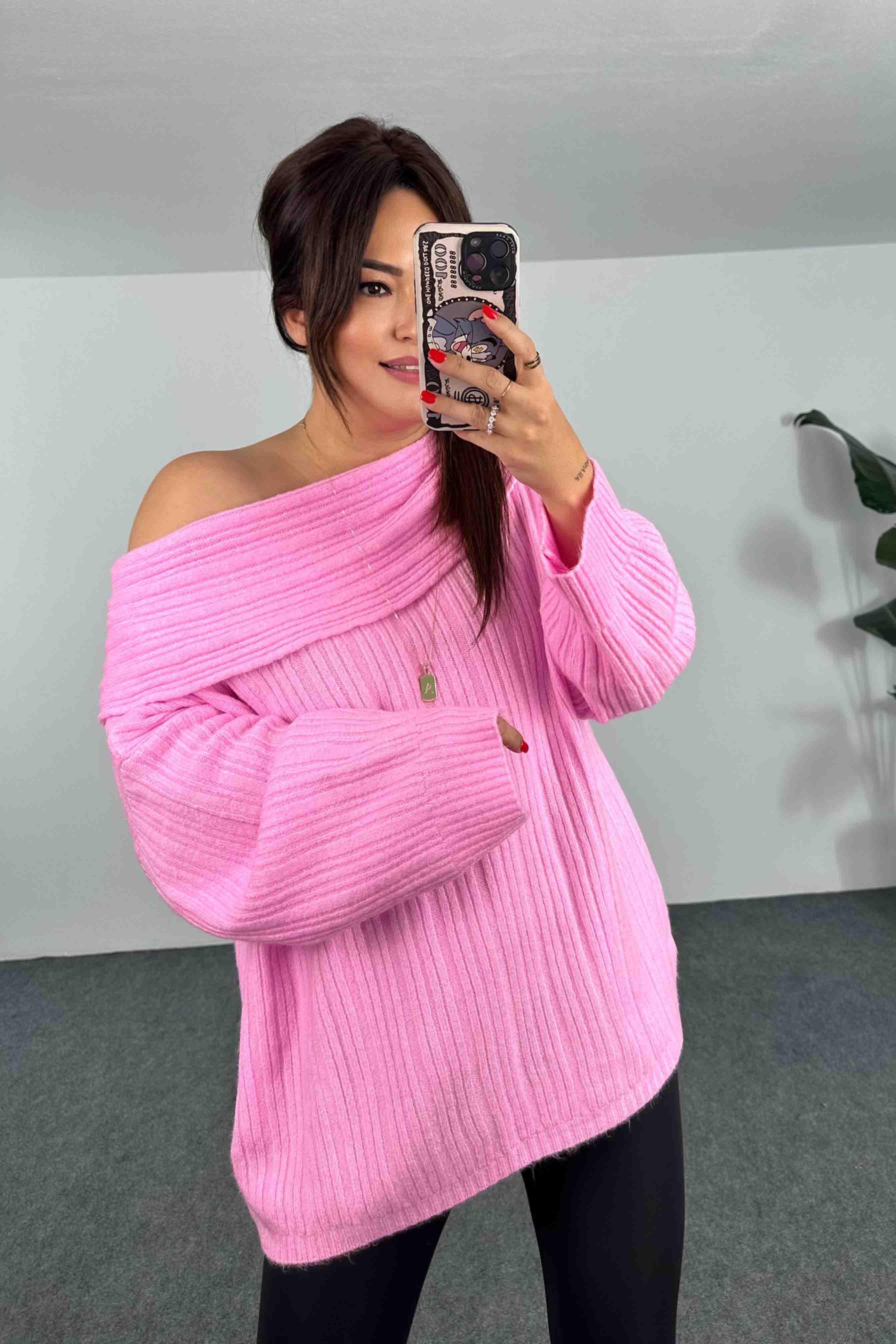 Yumoş Örme Geniş Madonna Yaka Kadın Kazak Pembe