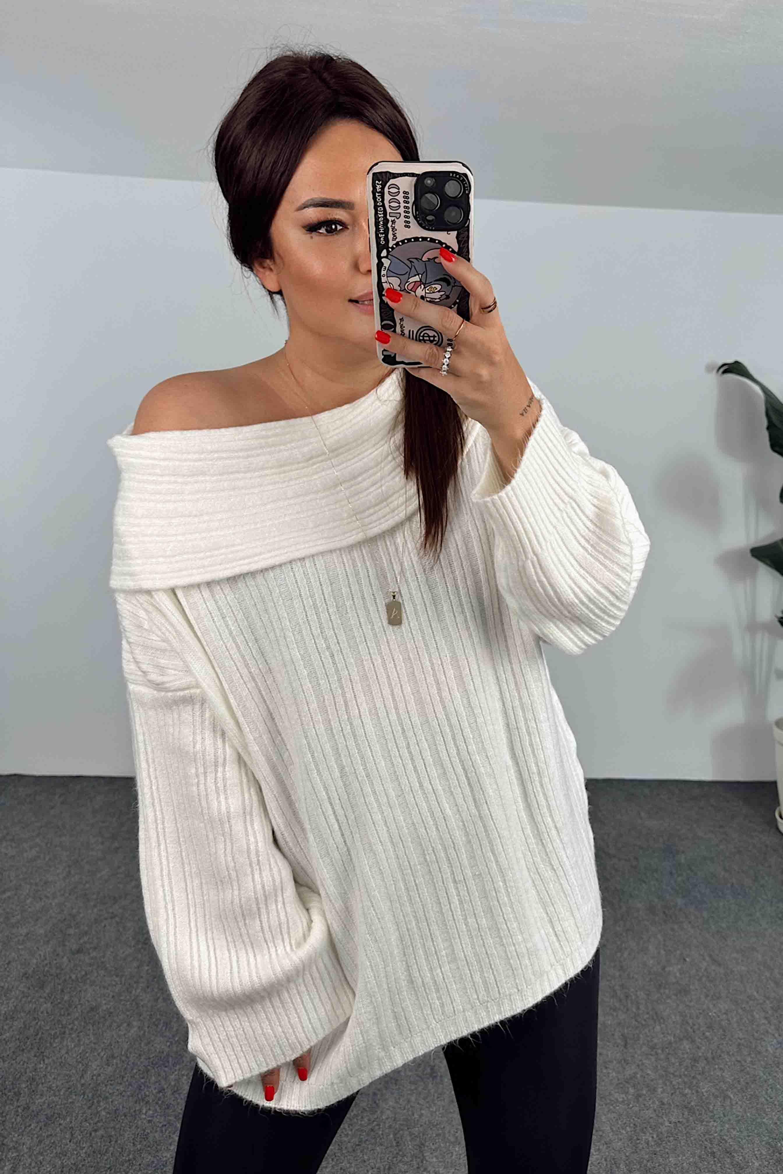 Yumoş Örme Geniş Madonna Yaka Kadın Kazak Ekru