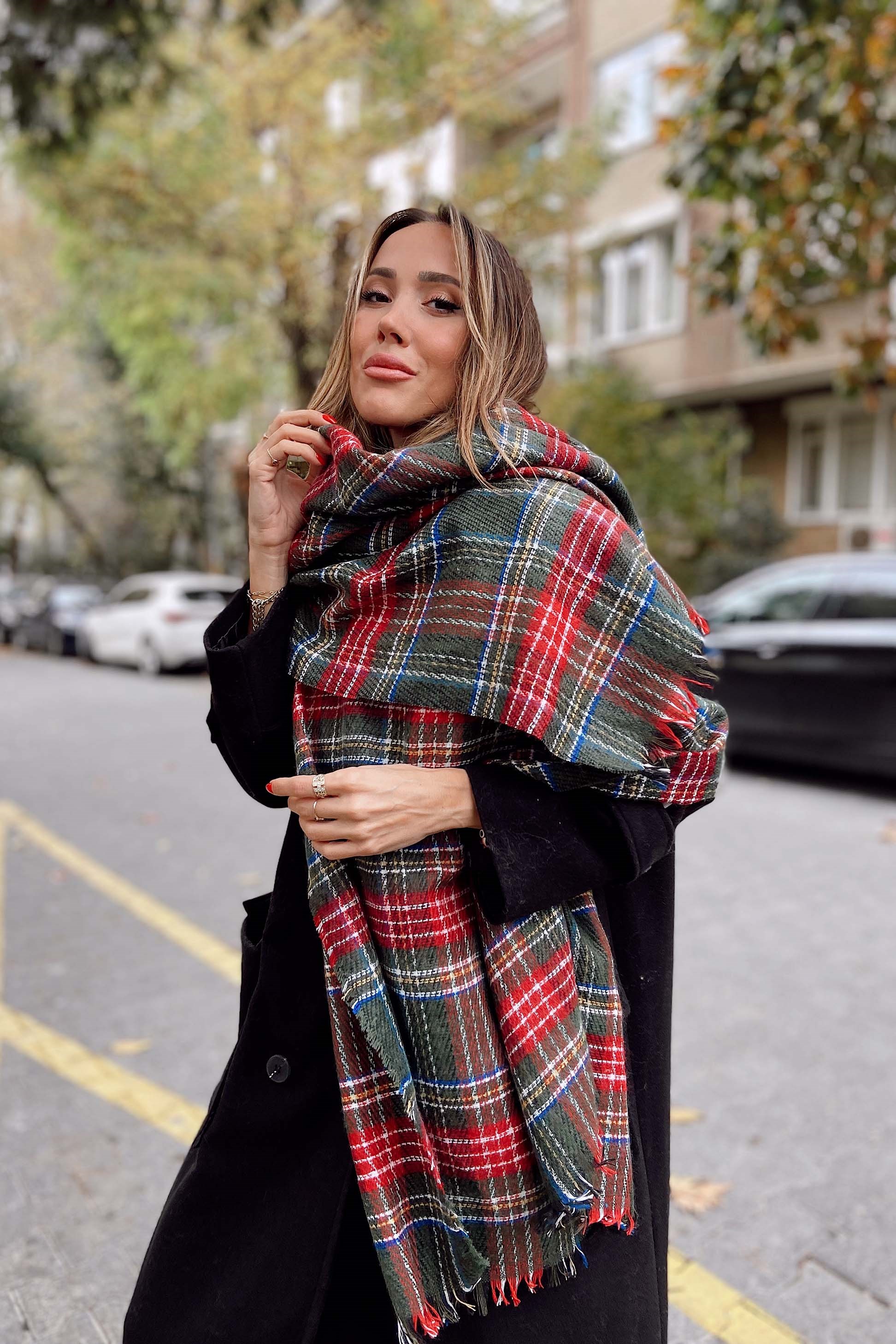 Yumuşak Dokulu Pötikare Kalın Şal Kırmızı Haki