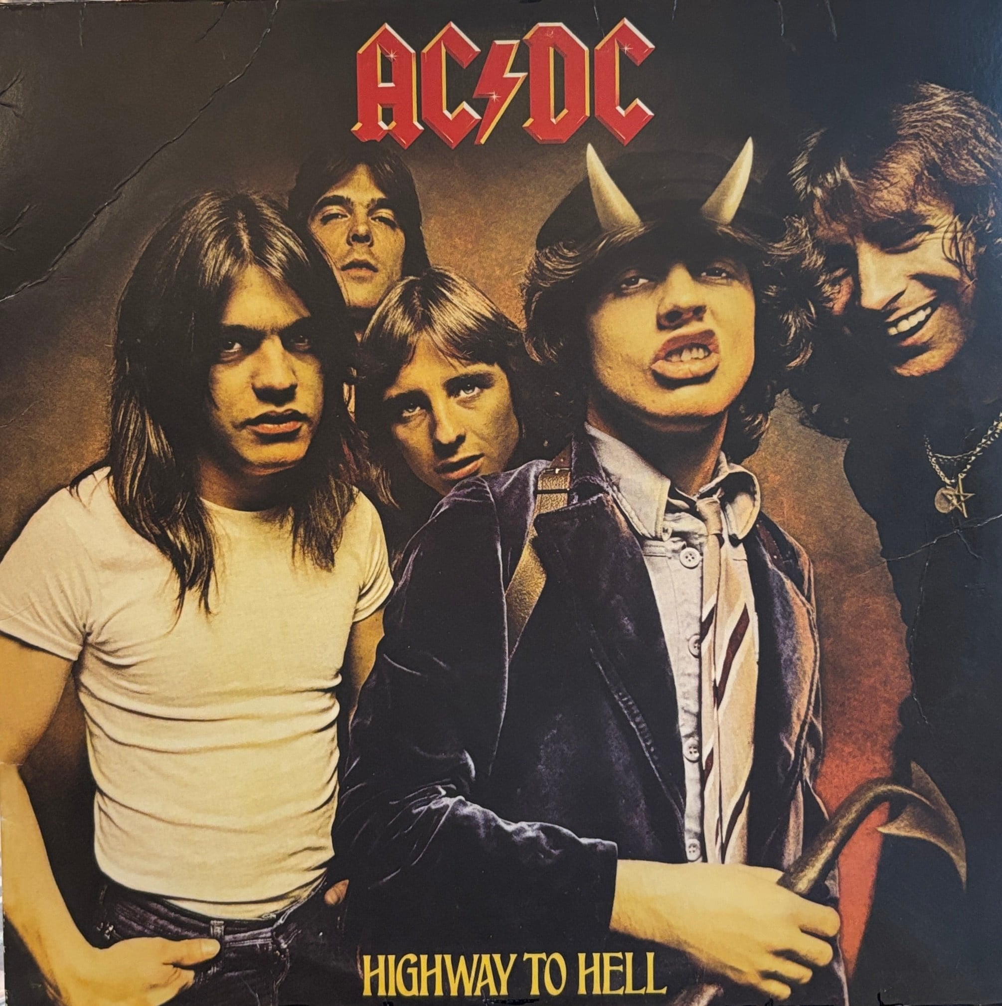 AC / DC - HIGHWAY TO HELL
