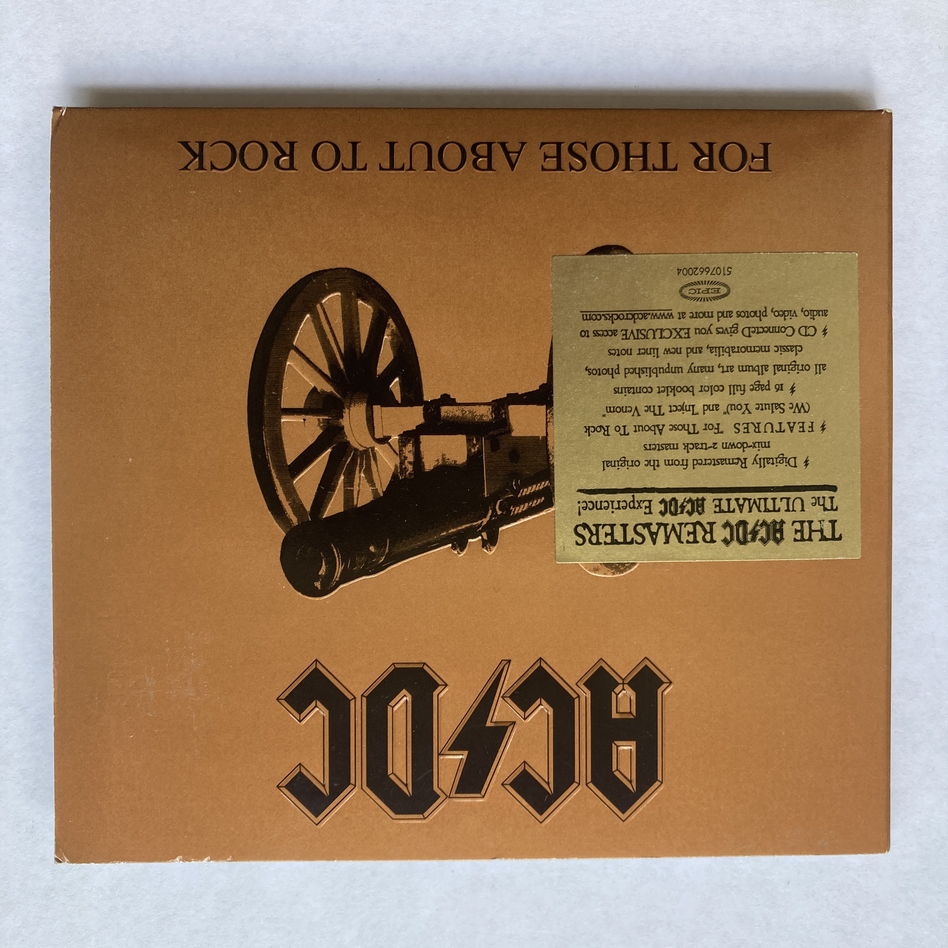 AC/DC – FOR THOSE ABOUT TO ROCK (WE SALUTE YOU)