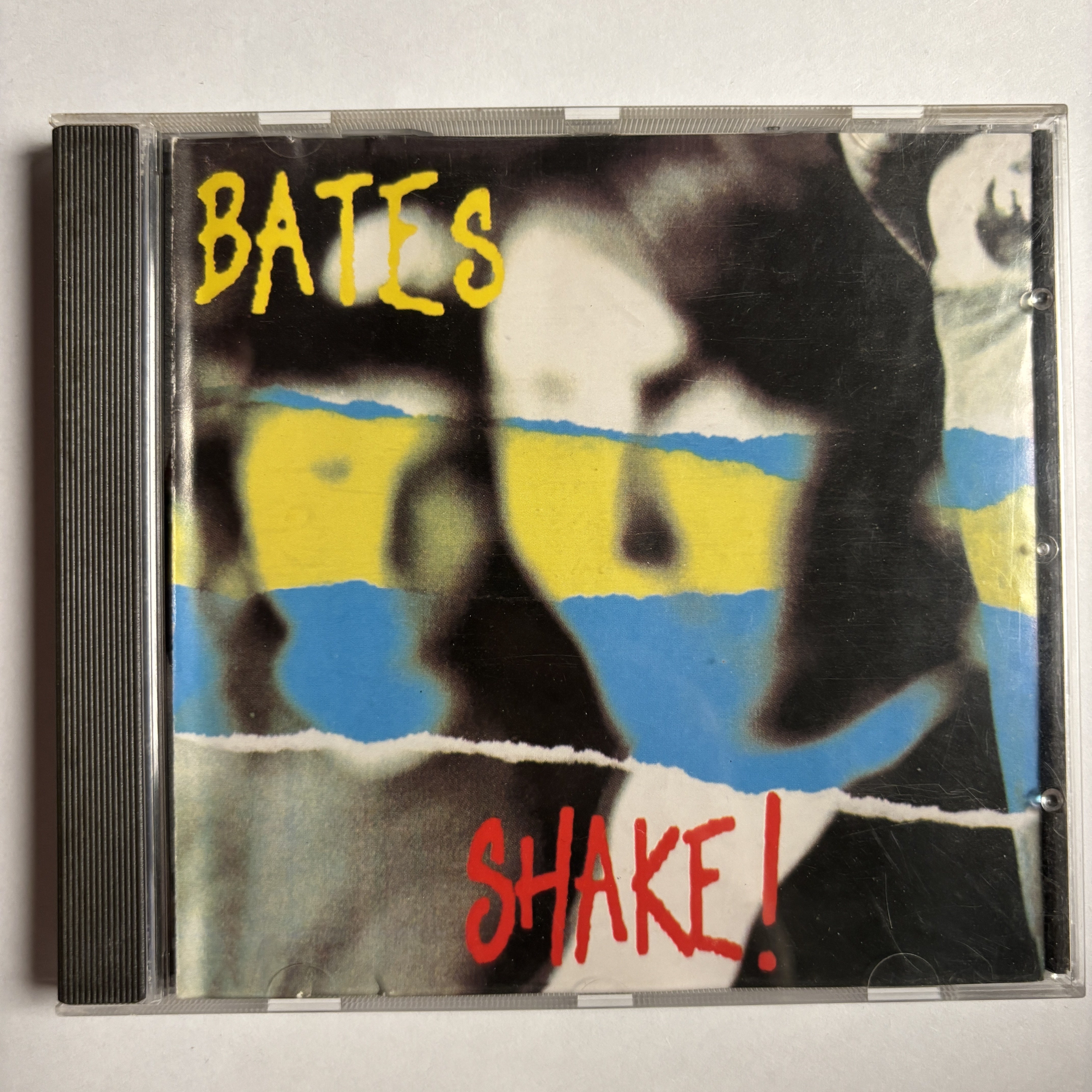 THE BATES – SHAKE!
