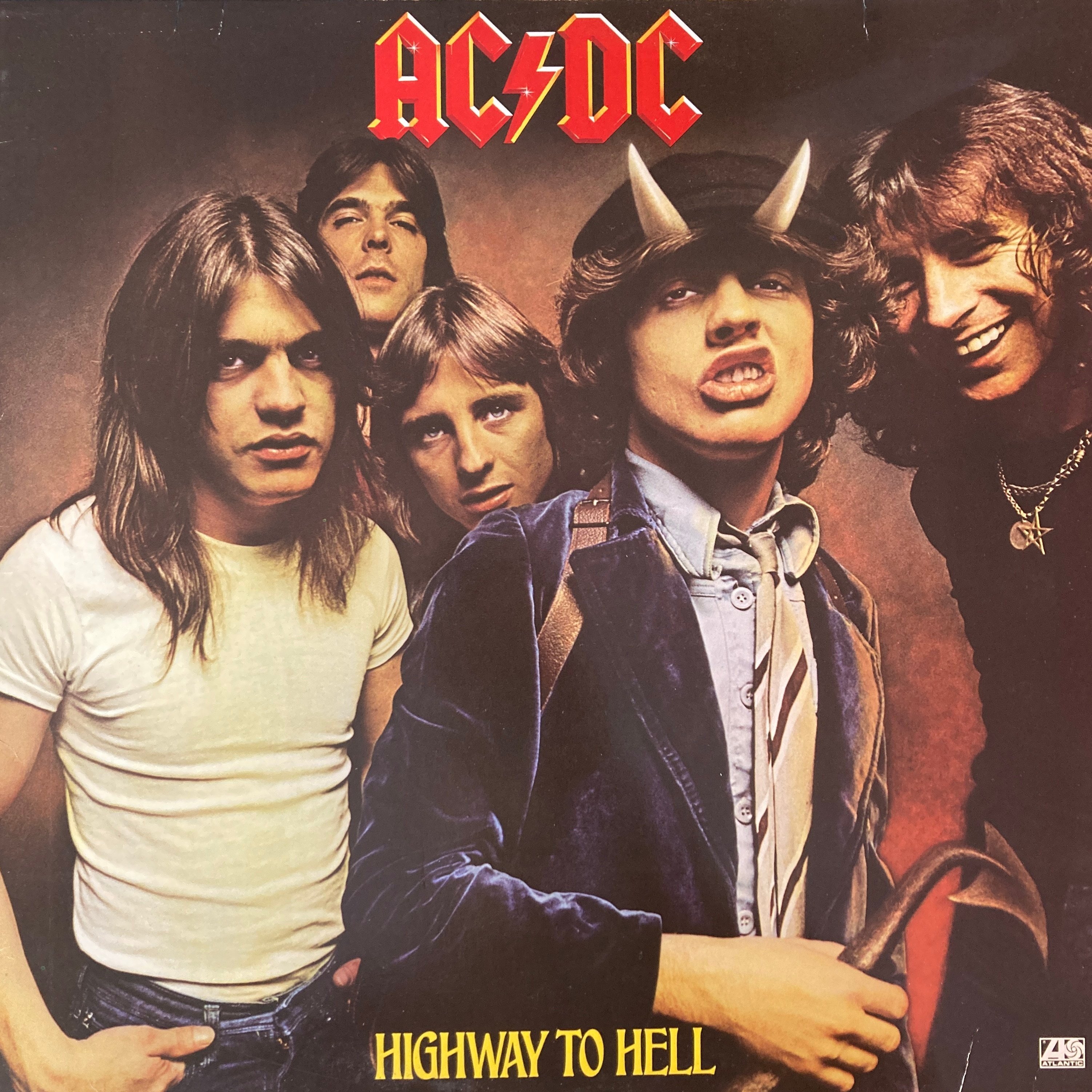 AC / DC - HIGHWAY TO HELL