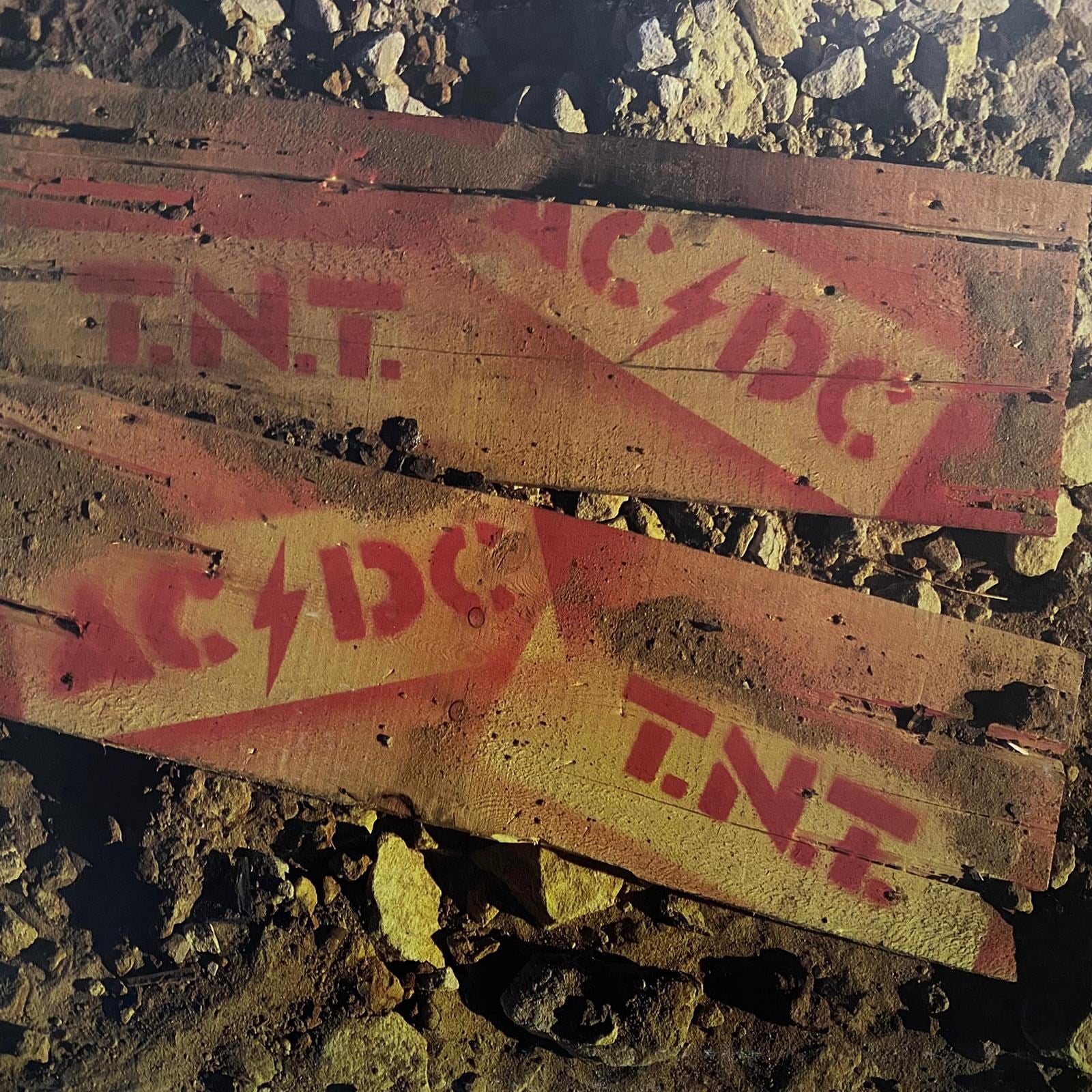 AC/DC - T.N.T.
