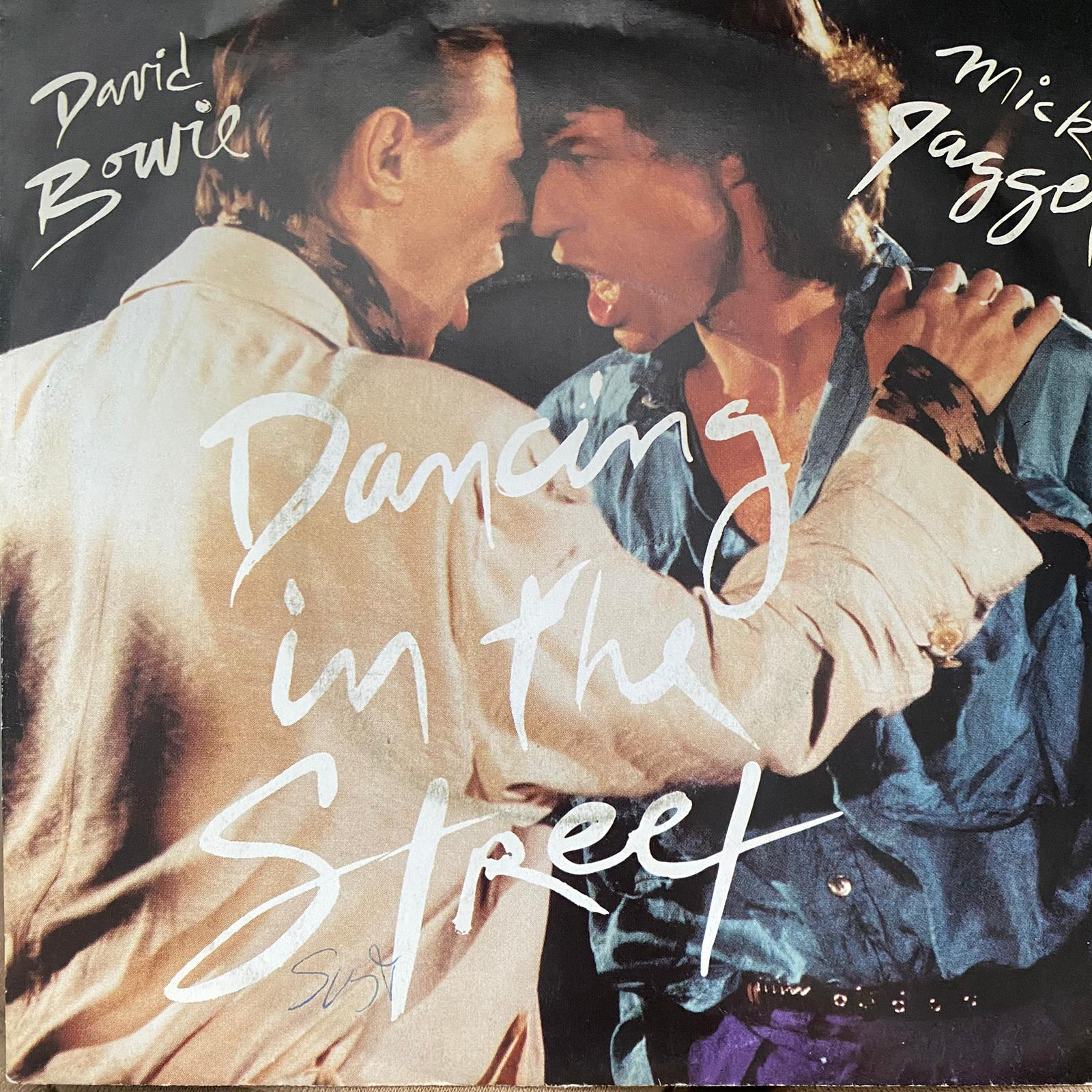 DAVID BOWIE AND MICK JAGGER - DANCING IN THE STREET