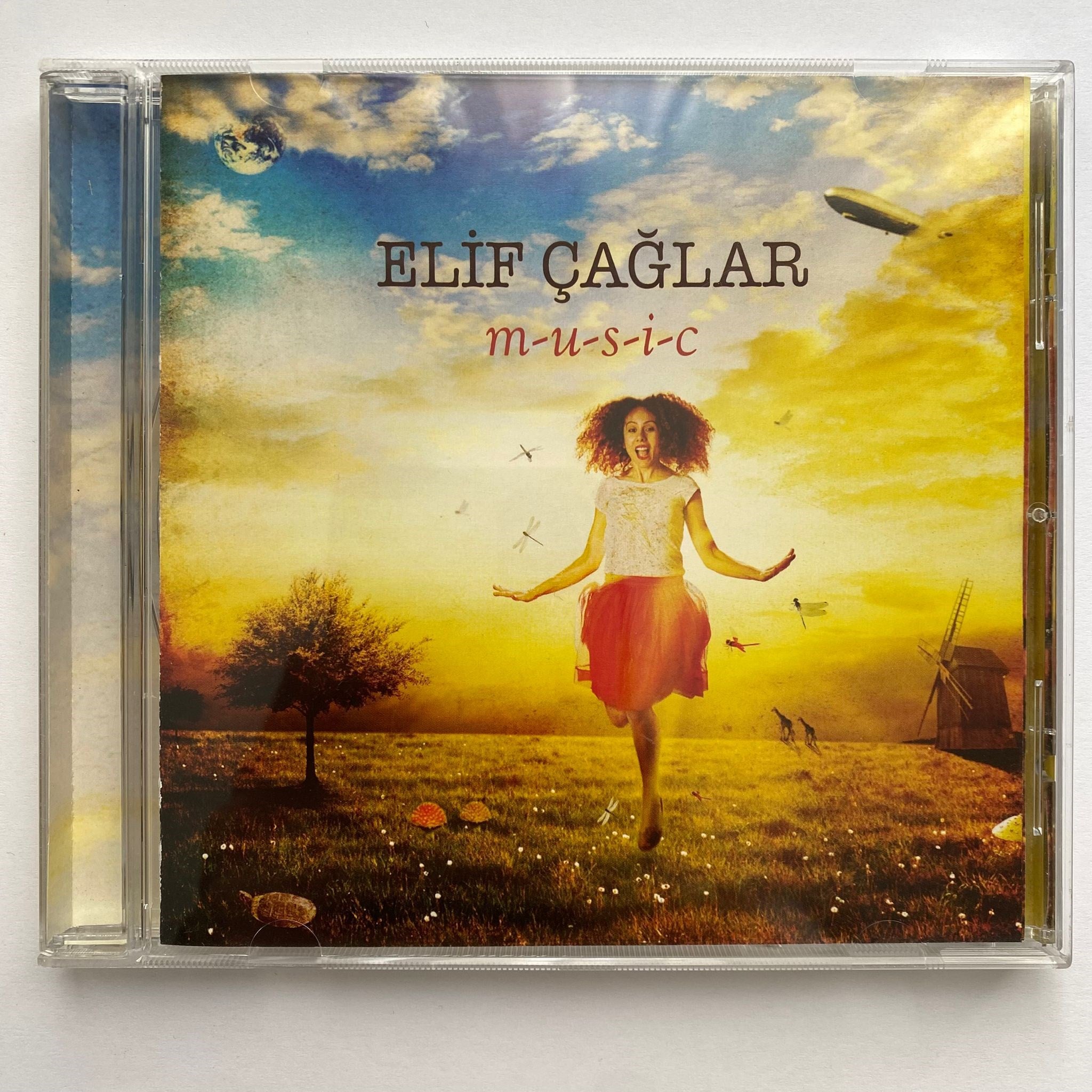 ELİF ÇAĞLAR - M-U-S-I-C