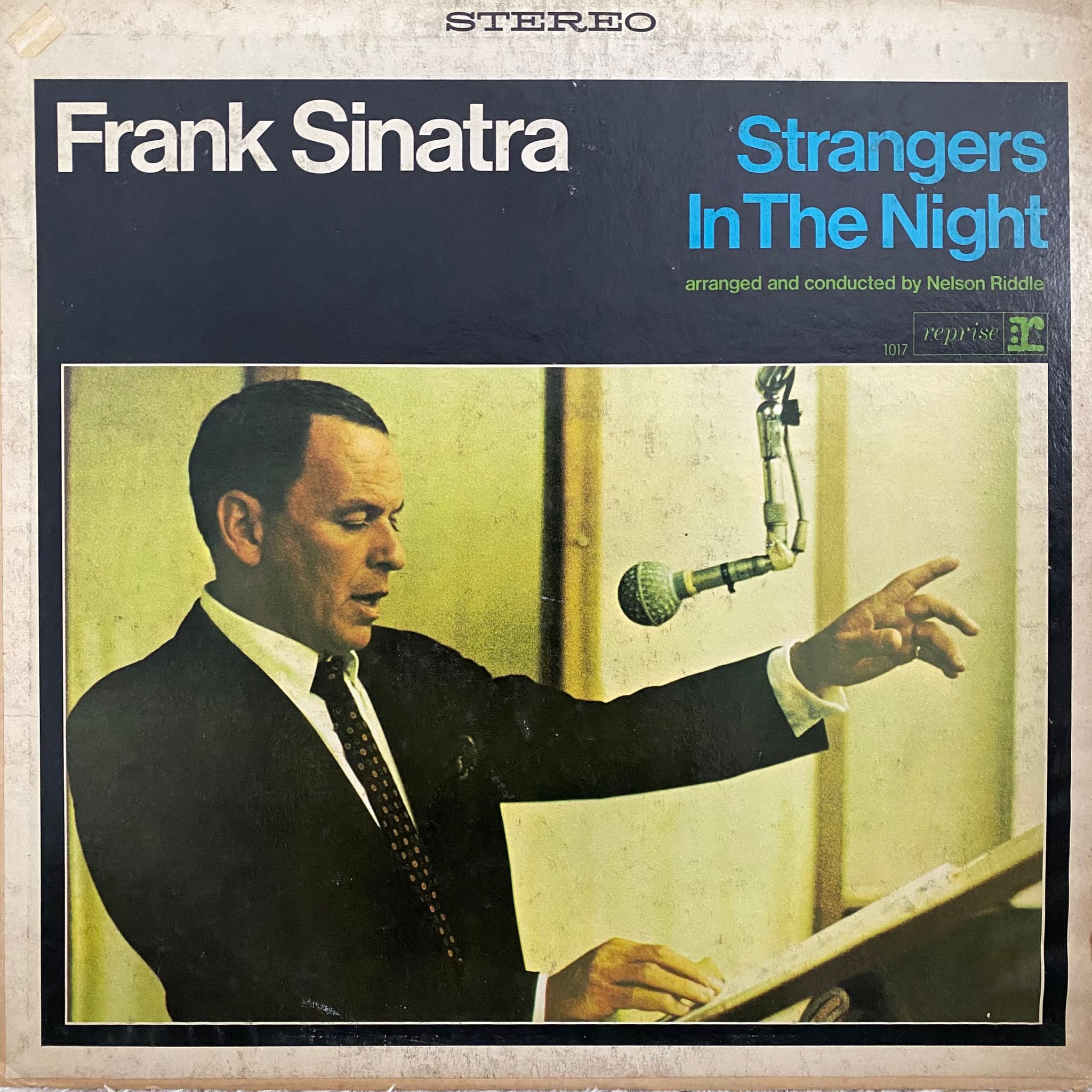 FRANK SINATRA - STRANGERS IN THE NIGHT