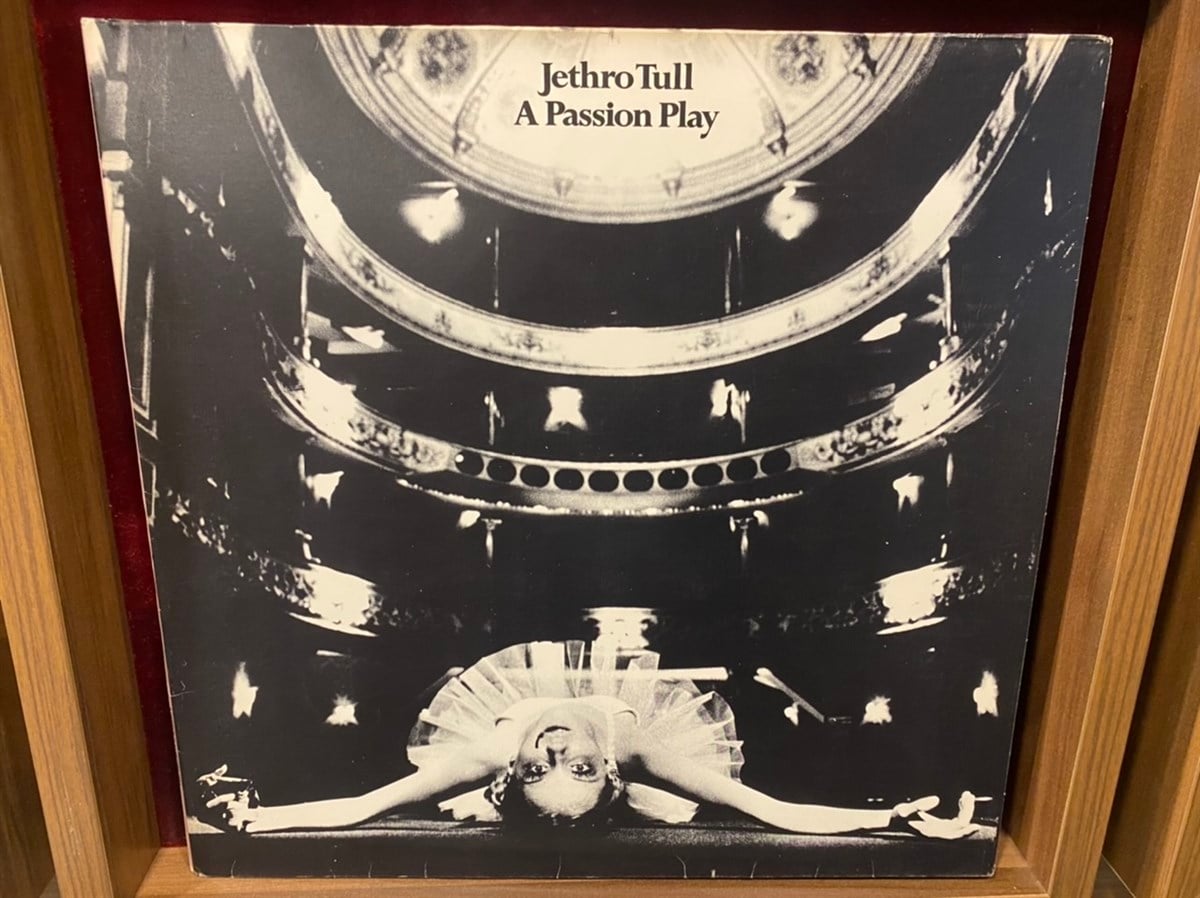 JETHRO TULL - A PASSION PLAY 