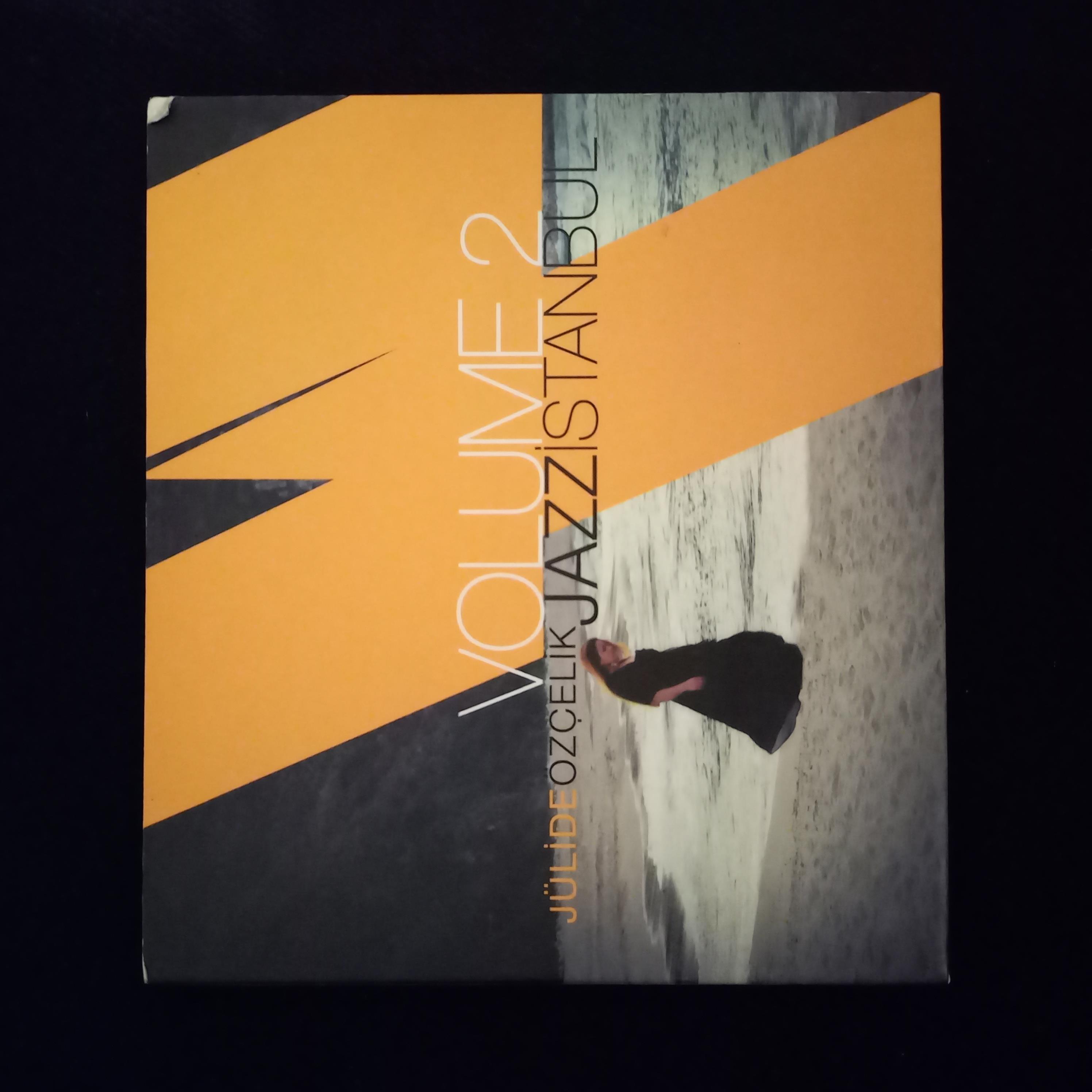 JÜLİDE ÖZÇELİK - JAZZ İSTANBUL VOLUME 2