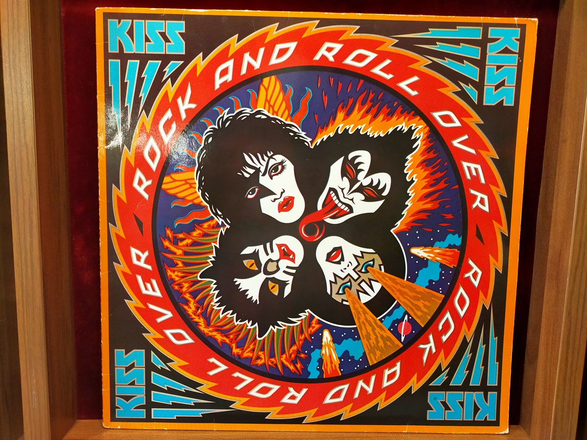 KISS - ROCK AND ROLL OVER 
