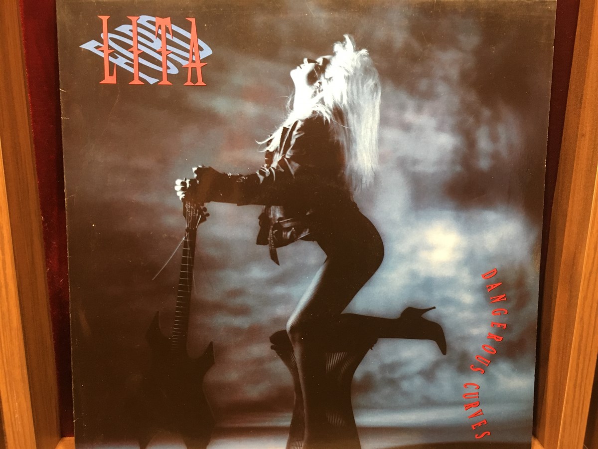 LITA FORD - DANGEROUS CURVES (İKİNCİ EL)