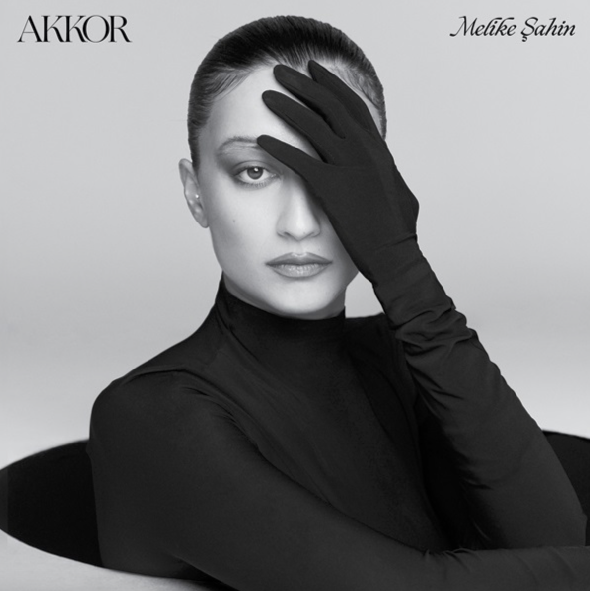 MELIKE SAHIN - MELIKE SAHIN - AKKOR (YURT DISI BASKI)