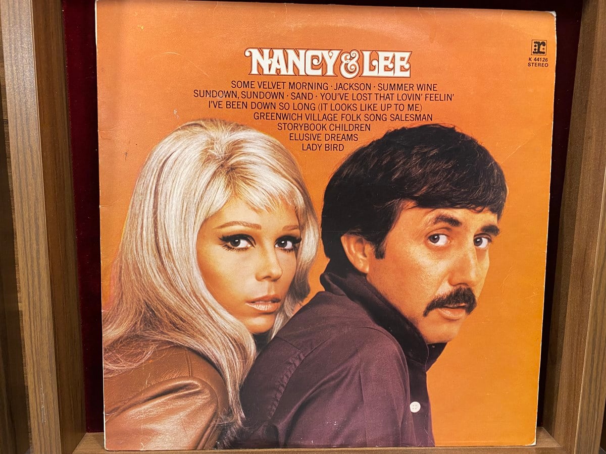 NANCY SINATRA & LEE HAZLEWOOD - NANCY & LEE