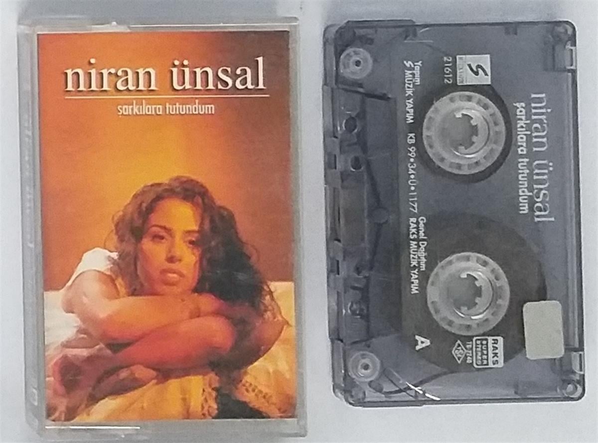 NİRAN ÜNSAL - ŞARKILARA TUTUNDUM