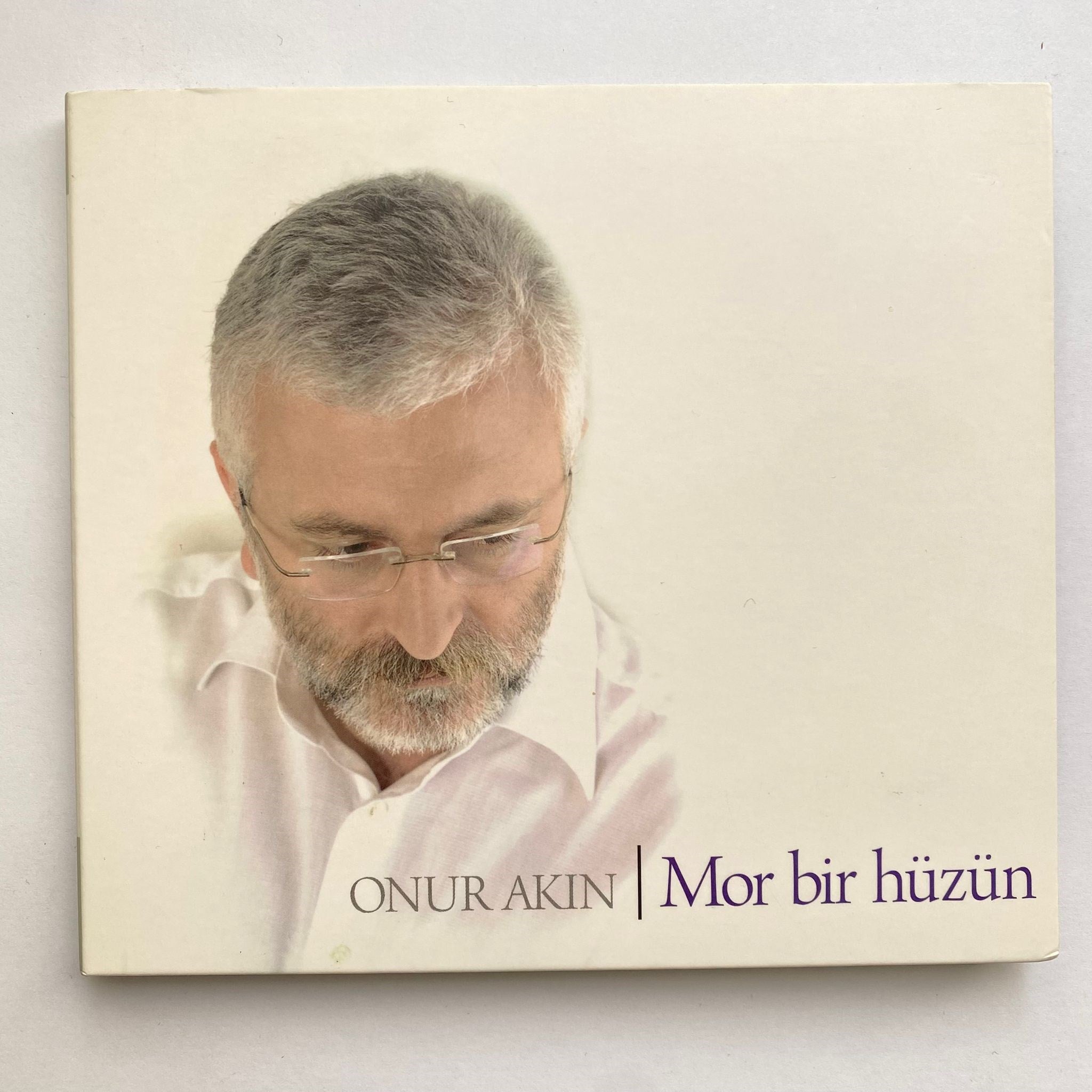 ONUR AKIN - MOR BİR HÜZÜN