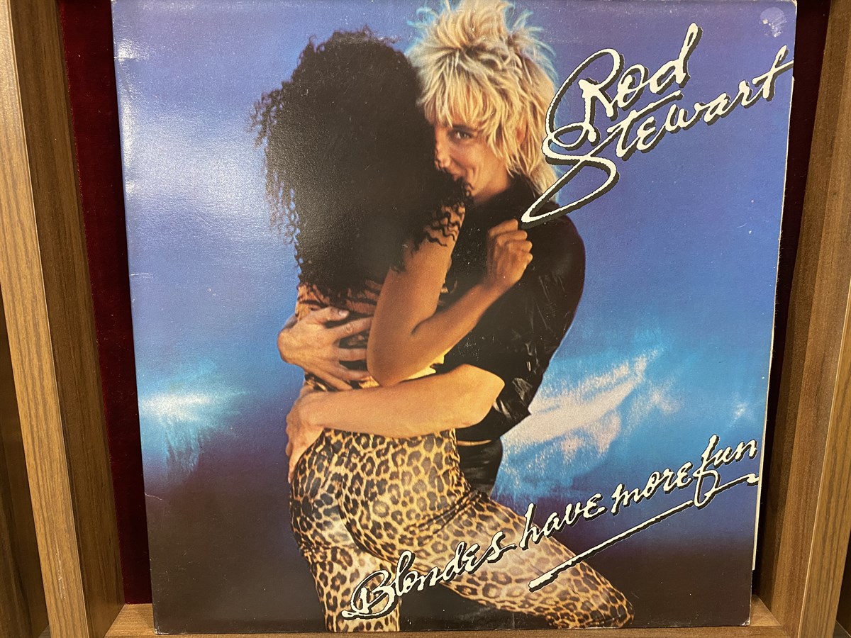 ROD STEWART - BLONDES HAVE MORE FUN