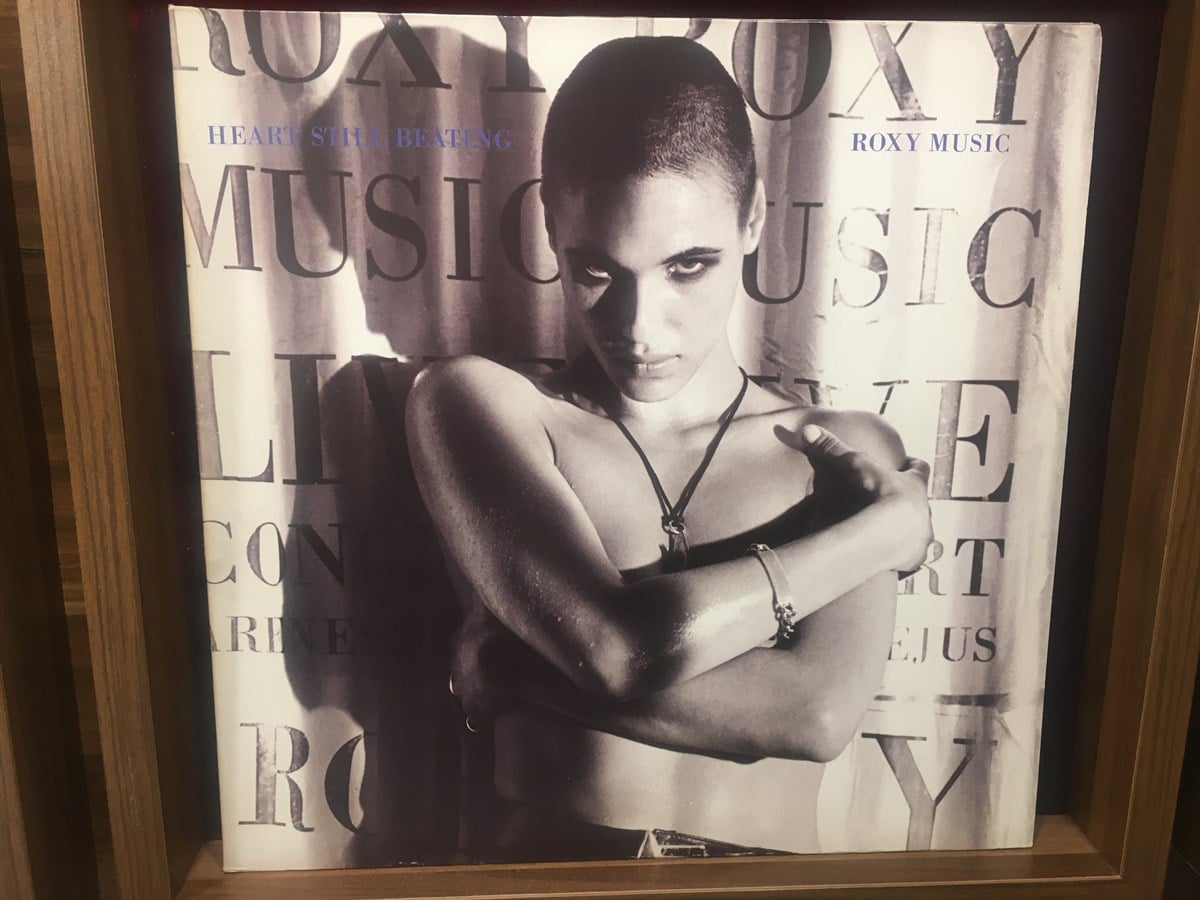 ROXY MUSIC - HEART STILL BEATING