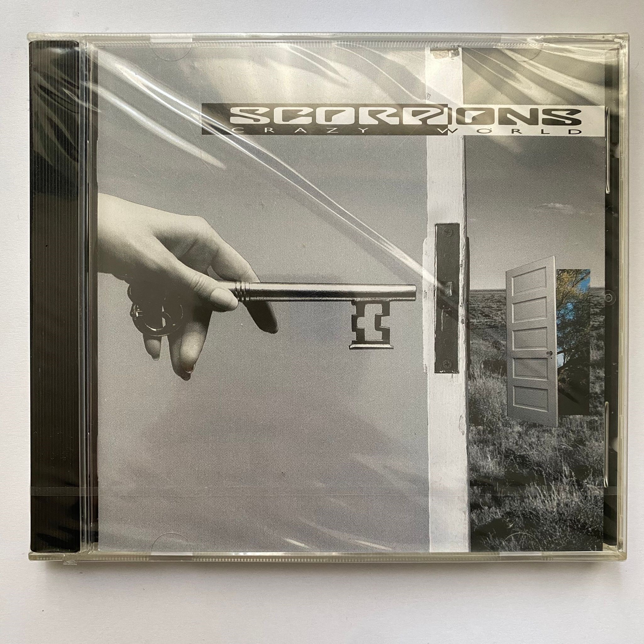 SCORPIONS - CRAZY WORLD