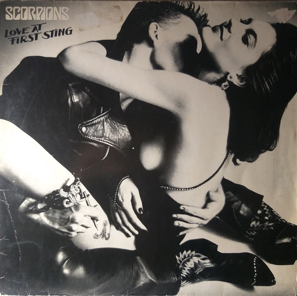 SCORPIONS - LOVE AT FIRST STING