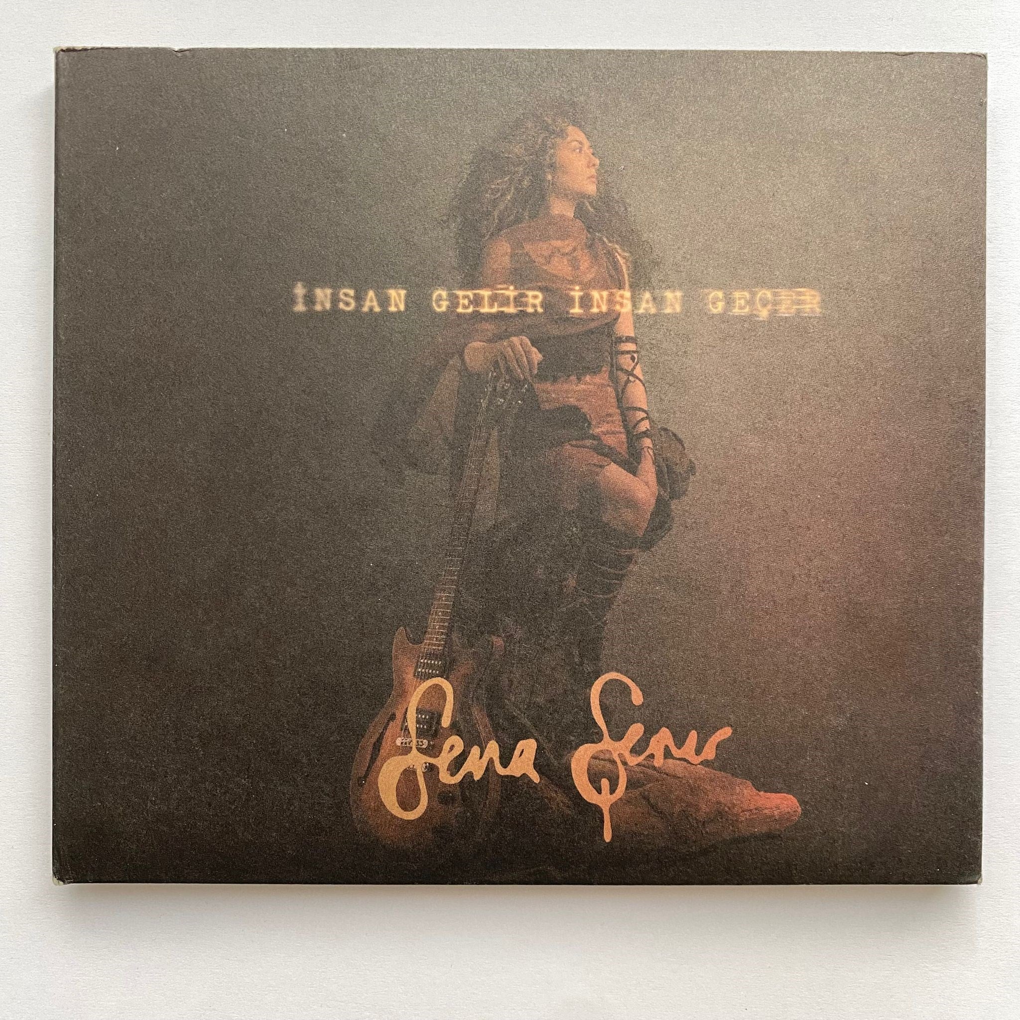 SENA ŞENER - İNSAN GELİR İNSAN GEÇER