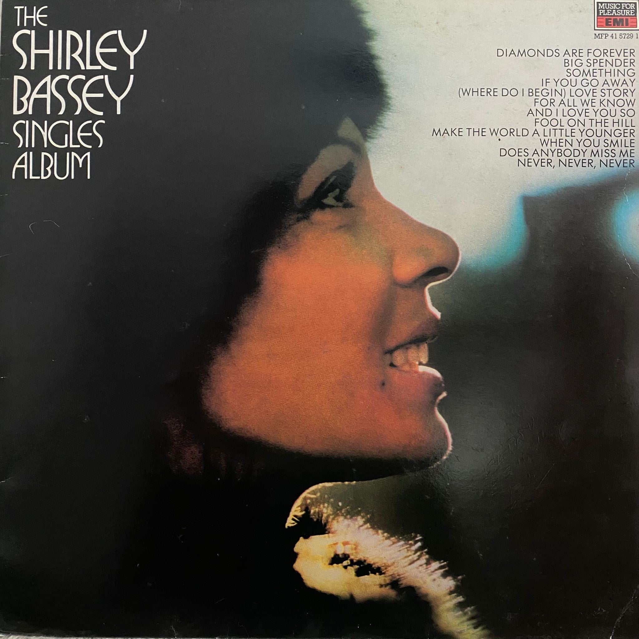 SHIRLEY BASSEY - THE SHIRLEY BASSEY SINGLES ALBUM