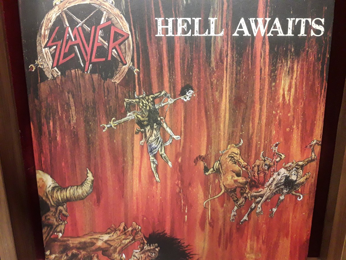 SLAYER - HELL AWAITS