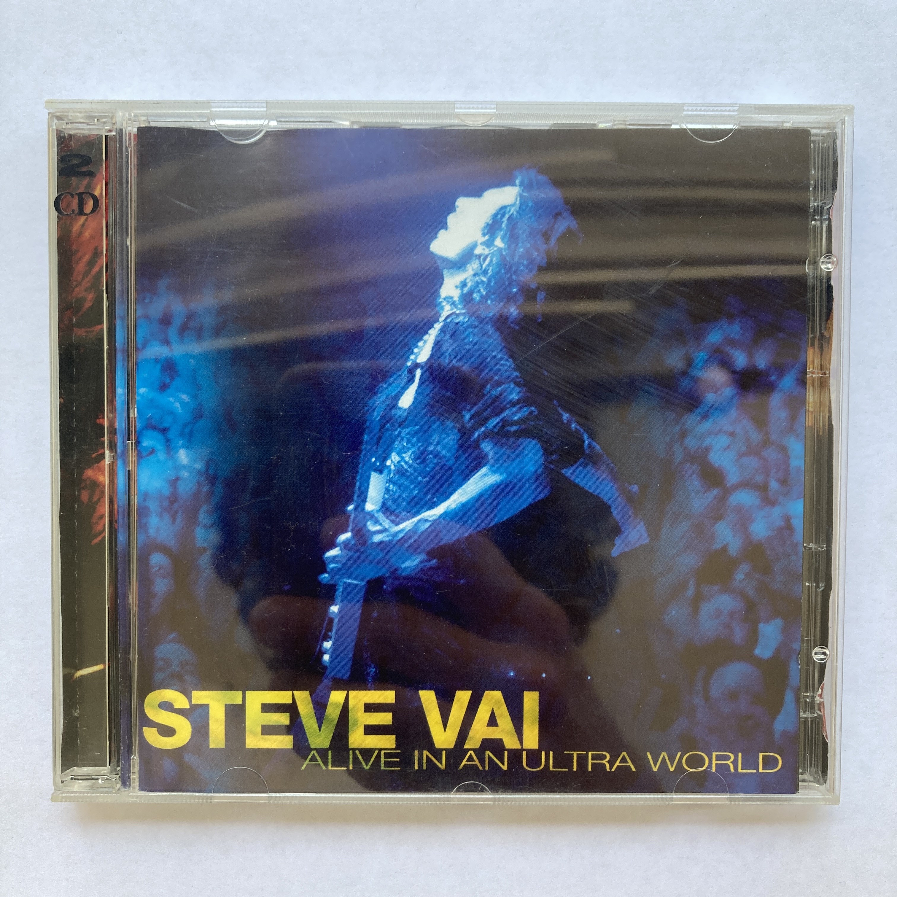 STEVE VAI – ALIVE IN AN ULTRA WORLD