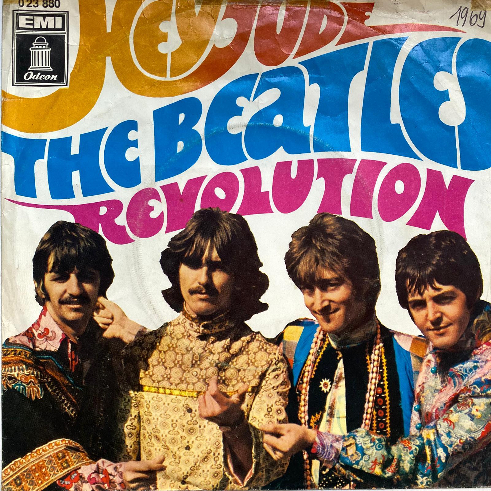 THE BEATLES - HEY JUDE / REVOLUTION