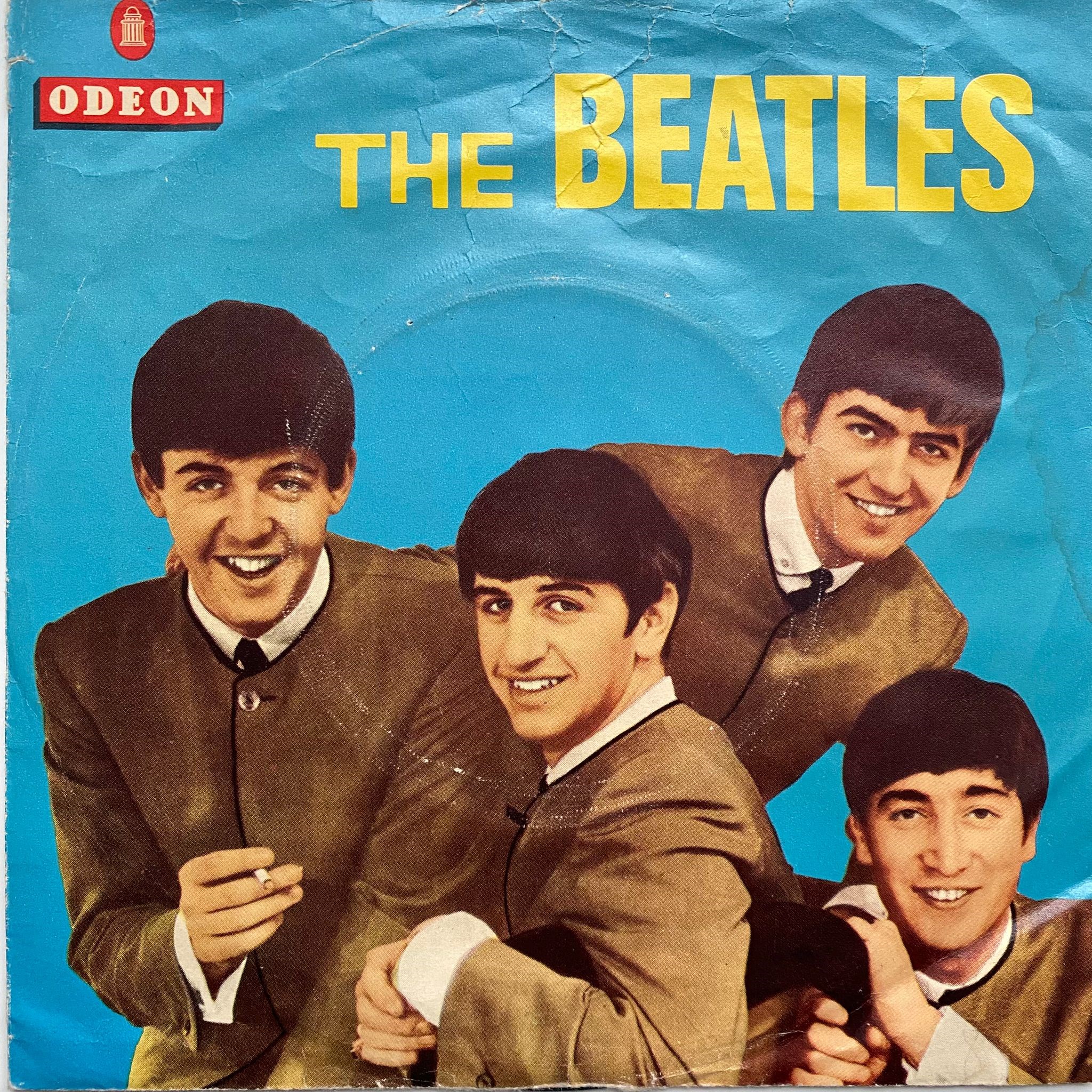 THE BEATLES - SHE LOVES YOU