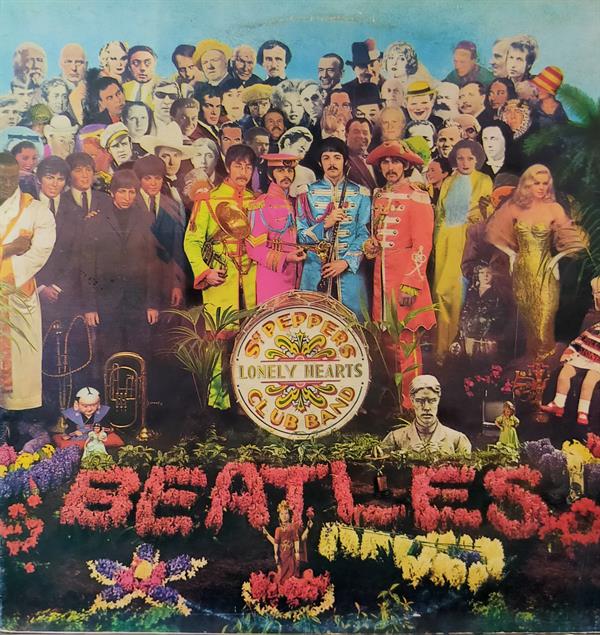 THE BEATLES - SGT. PEPPERS LONELY HEARTS CLUB