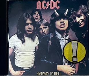 AC/DC - HIGHWAY TO HELL